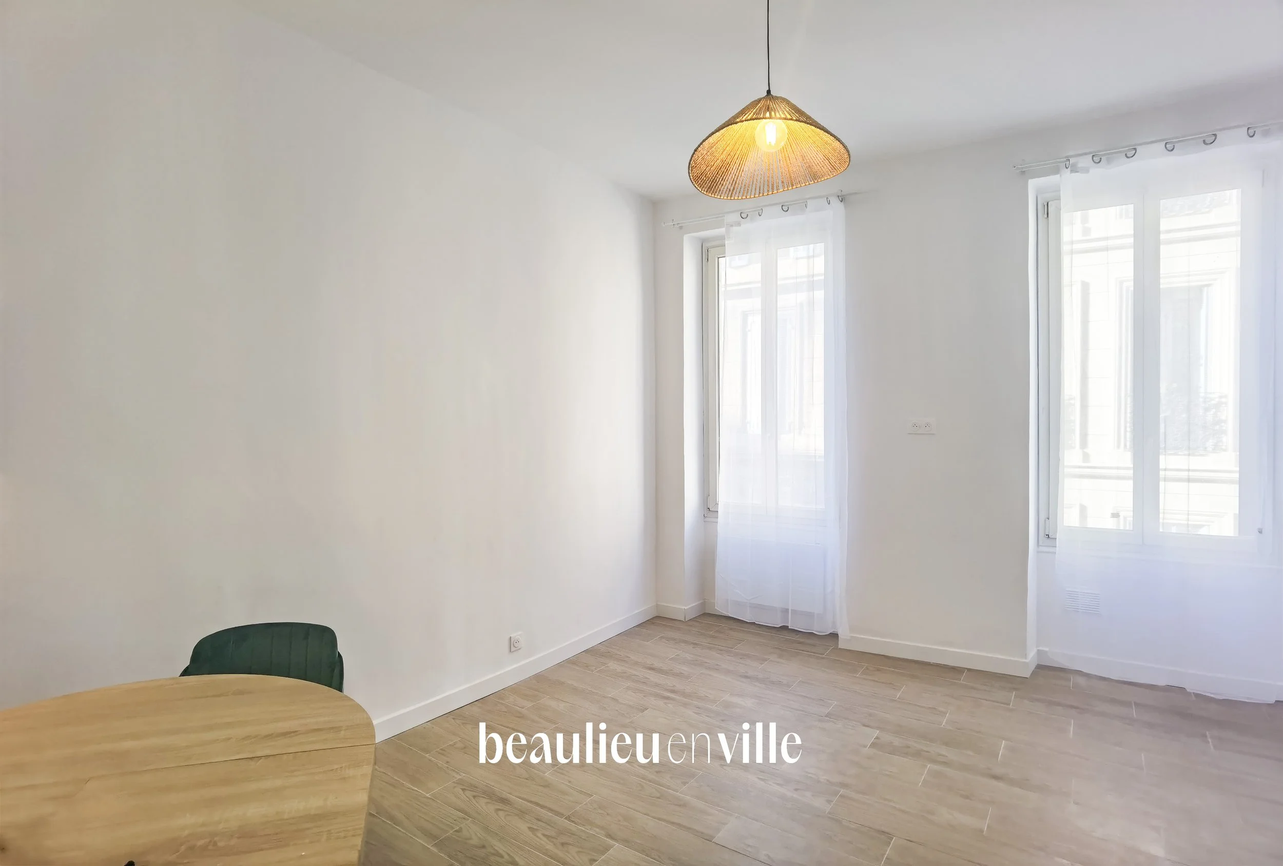 Réformés  - T2/3 Meublé - 47 m2 - 950 € 