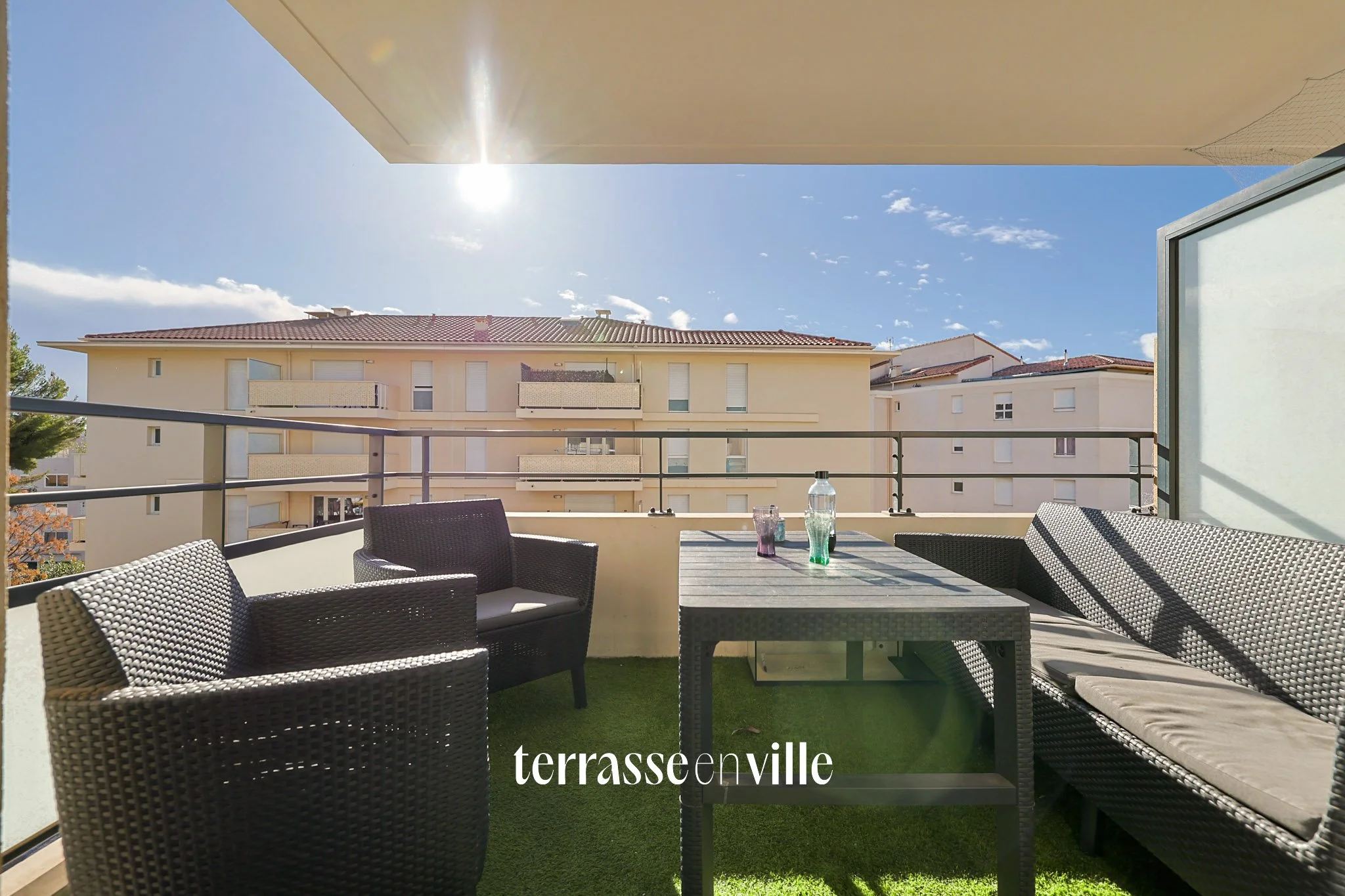 EXCLUSIVITÉ - TOULON - VALBERTRAND - T2 - 39M2 - TERRASSE 7M2 - PARKING - 184 000€