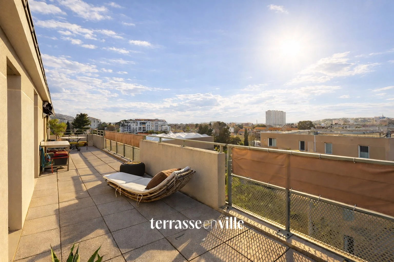 EXCLUSIVITE - MAZARGUES - PENTHOUSE T3 - 73 M2 - TERRASSE PANORAMIQUE - 42 M2 - BOX - 385 000 €