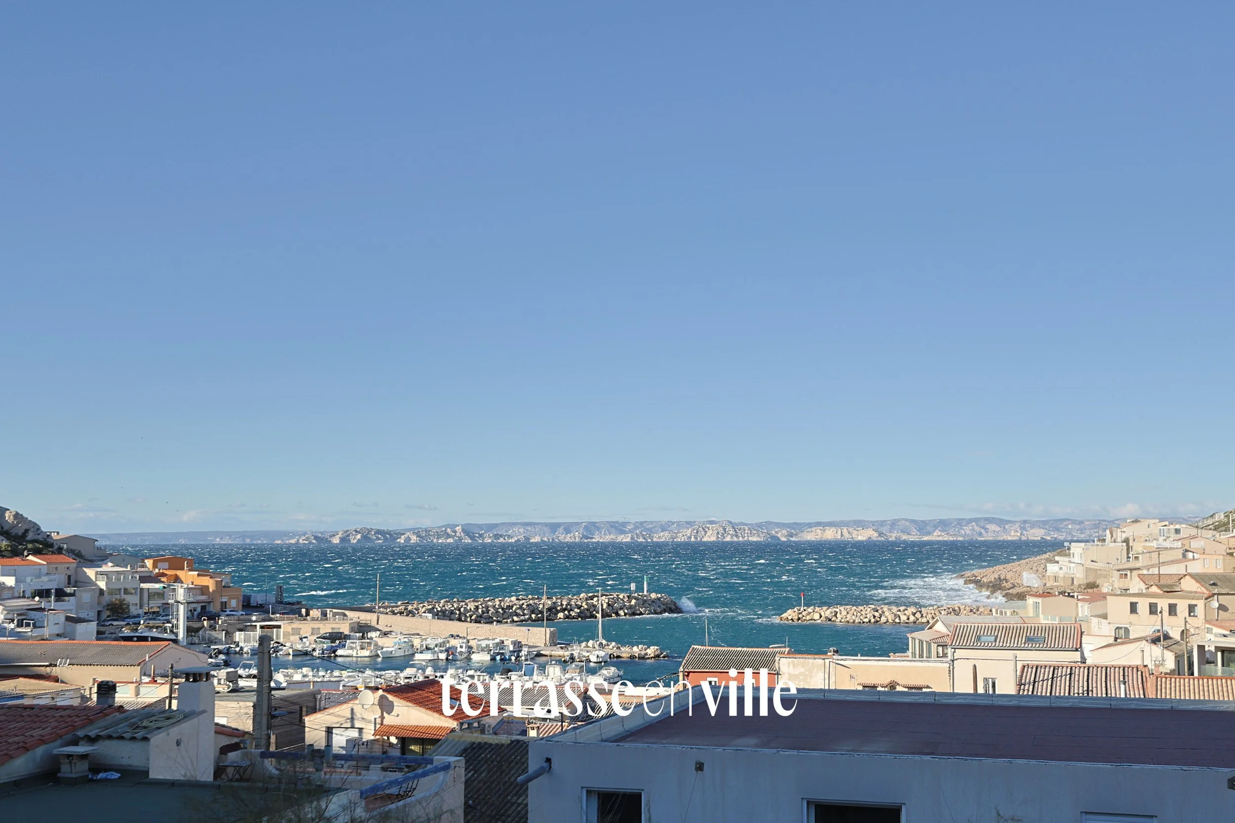 EXCLUSIVITE - LES GOUDES - T3 - TERRASSE - VUE MER - PARKING - 550 000€