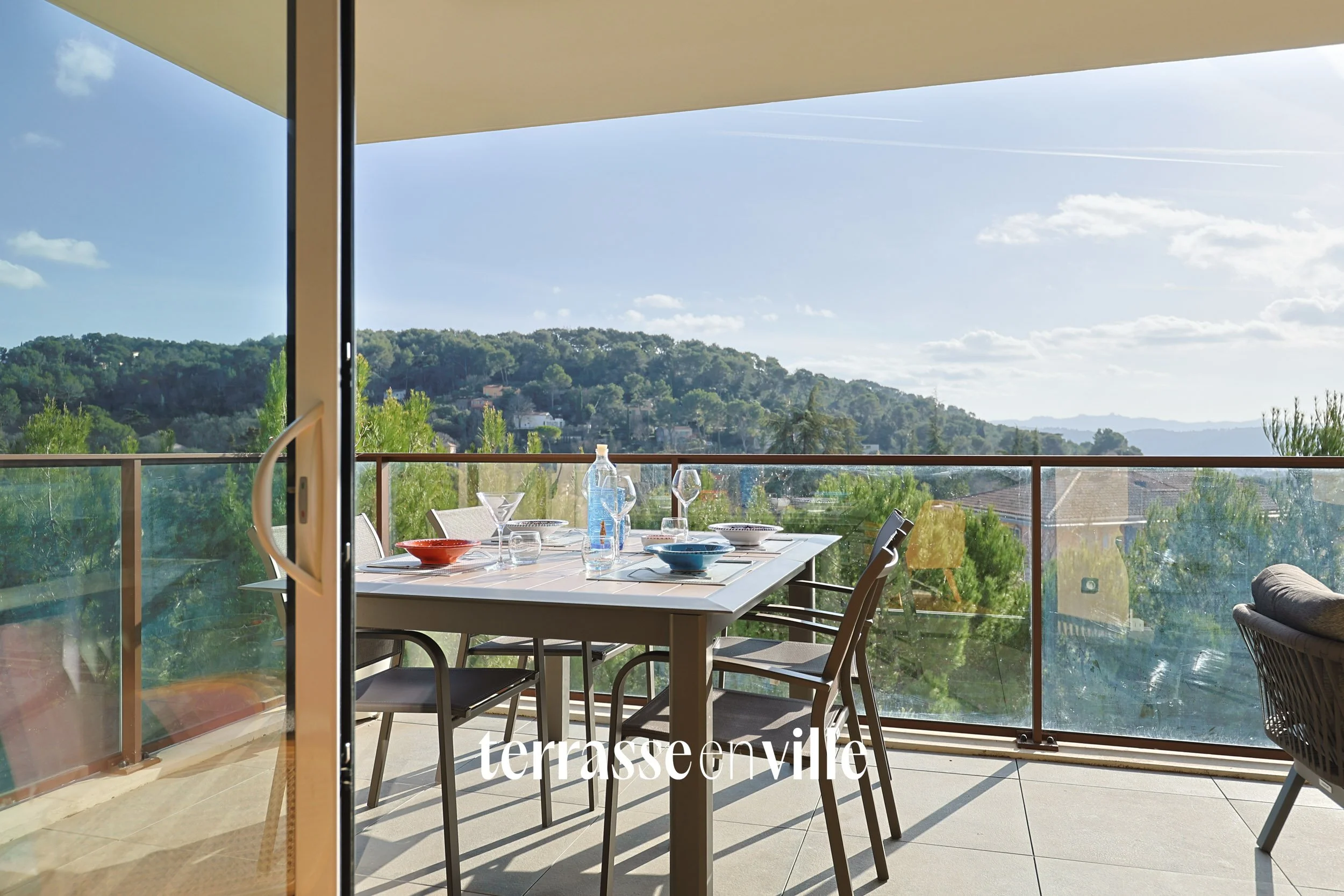 AIX-EN-PROVENCE -AIX-EN-PROVENCE - APPARTEMENT T4 - TERRASSE - 755 000€