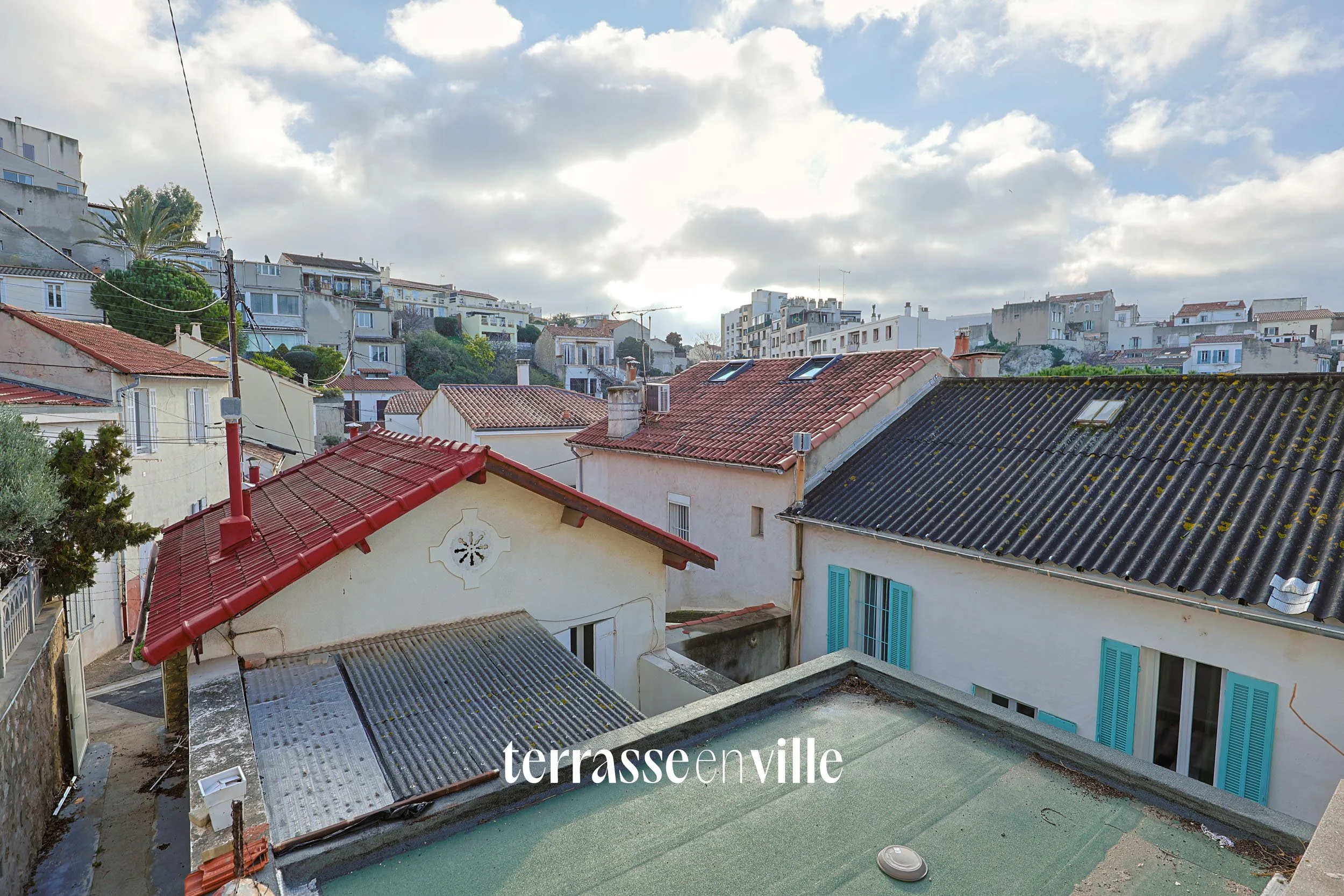 VALLON DES AUFFES - MAISON - 110M2 - TERRASSE - PROJET DE REHABILITATION - 599 000 €