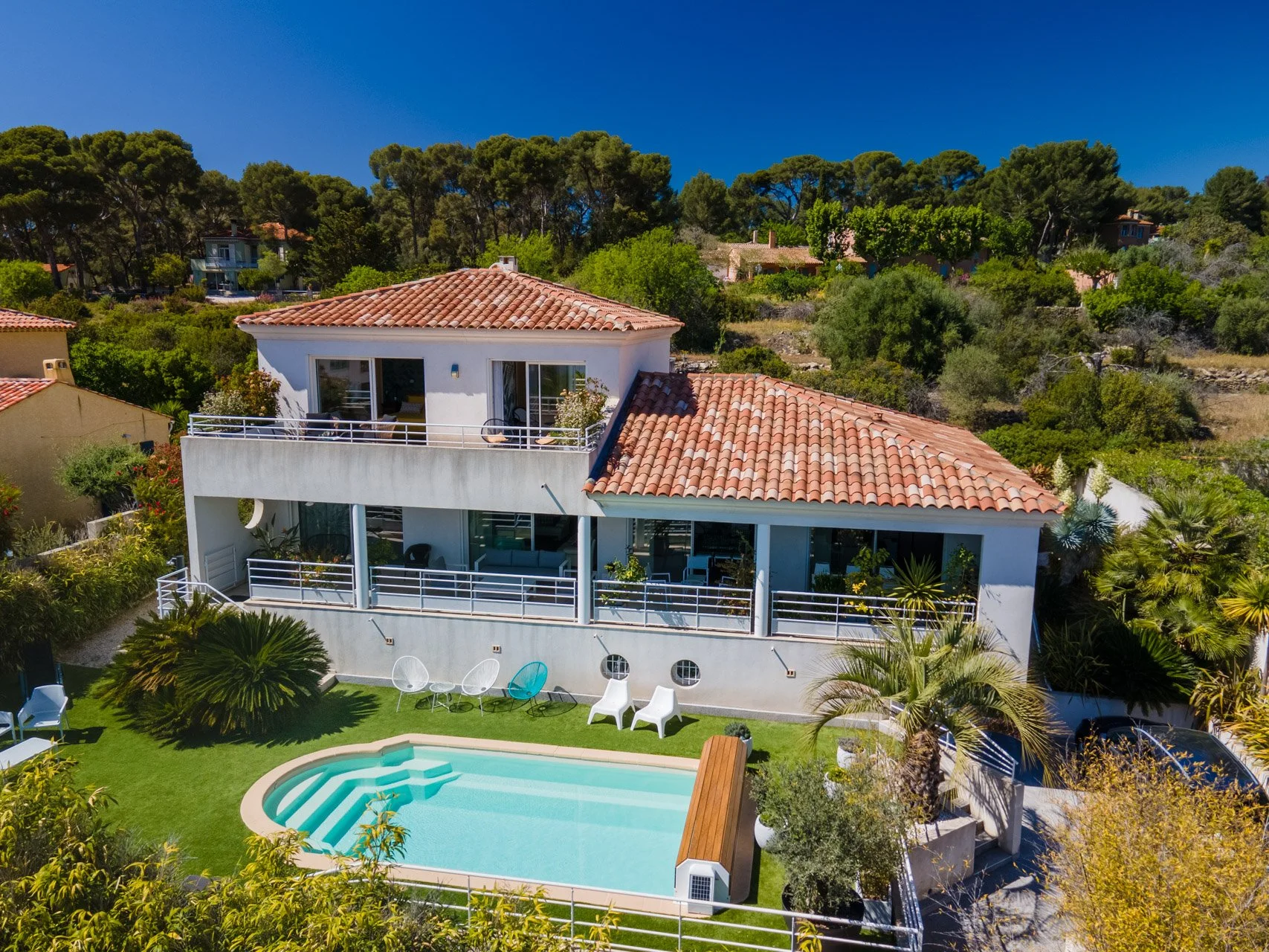 LA CIOTAT - VILLA - T5 - 172M2 - GARAGE - TERRAIN 700M2 - PISCINE- GARAGE -  VUE MER  - 1 350 000€
