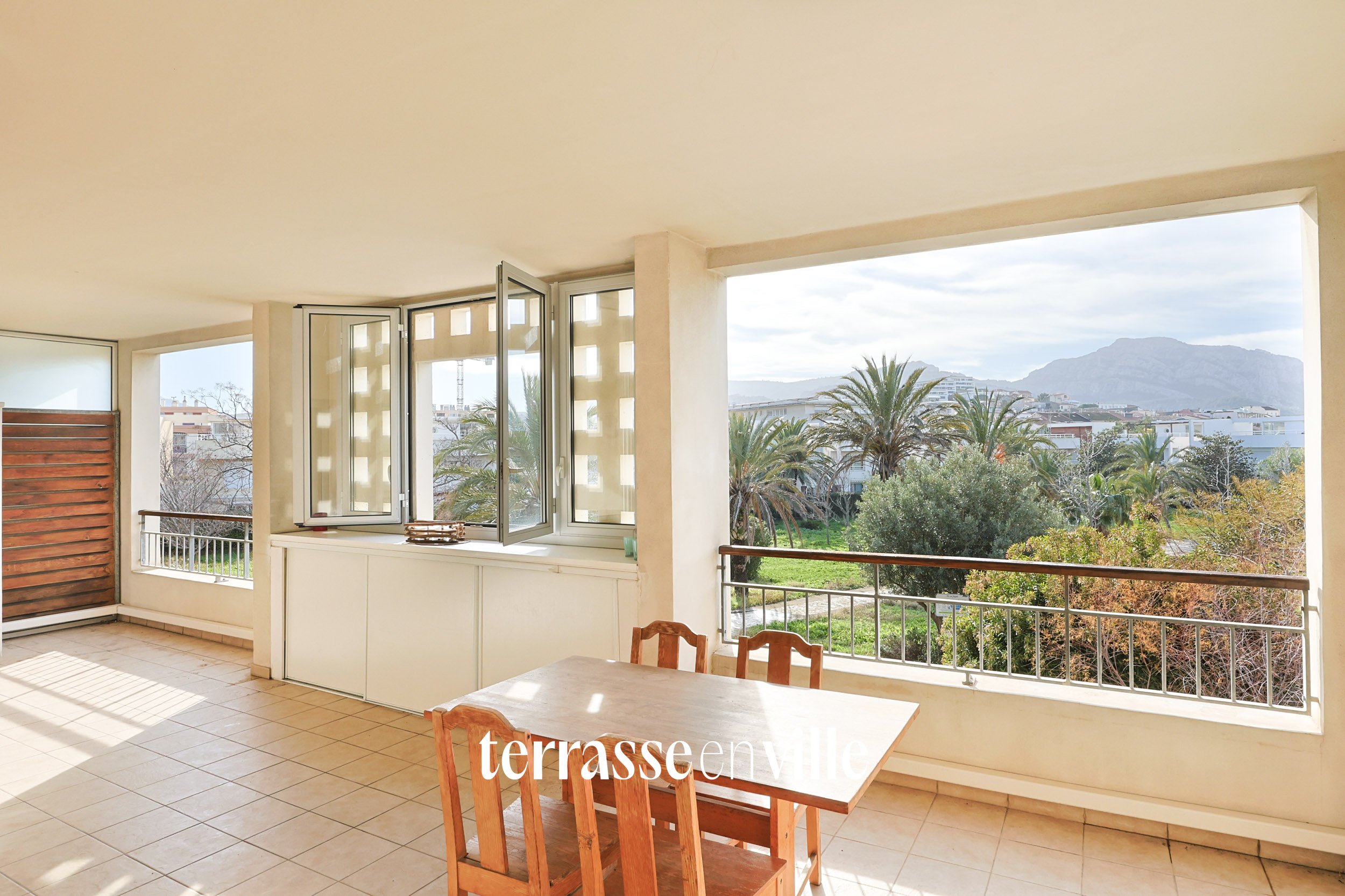 EXCLUSIVITÉ - ESCALE BORELY - T2 - TERRASSE - BOX EN SUS - 295 000€