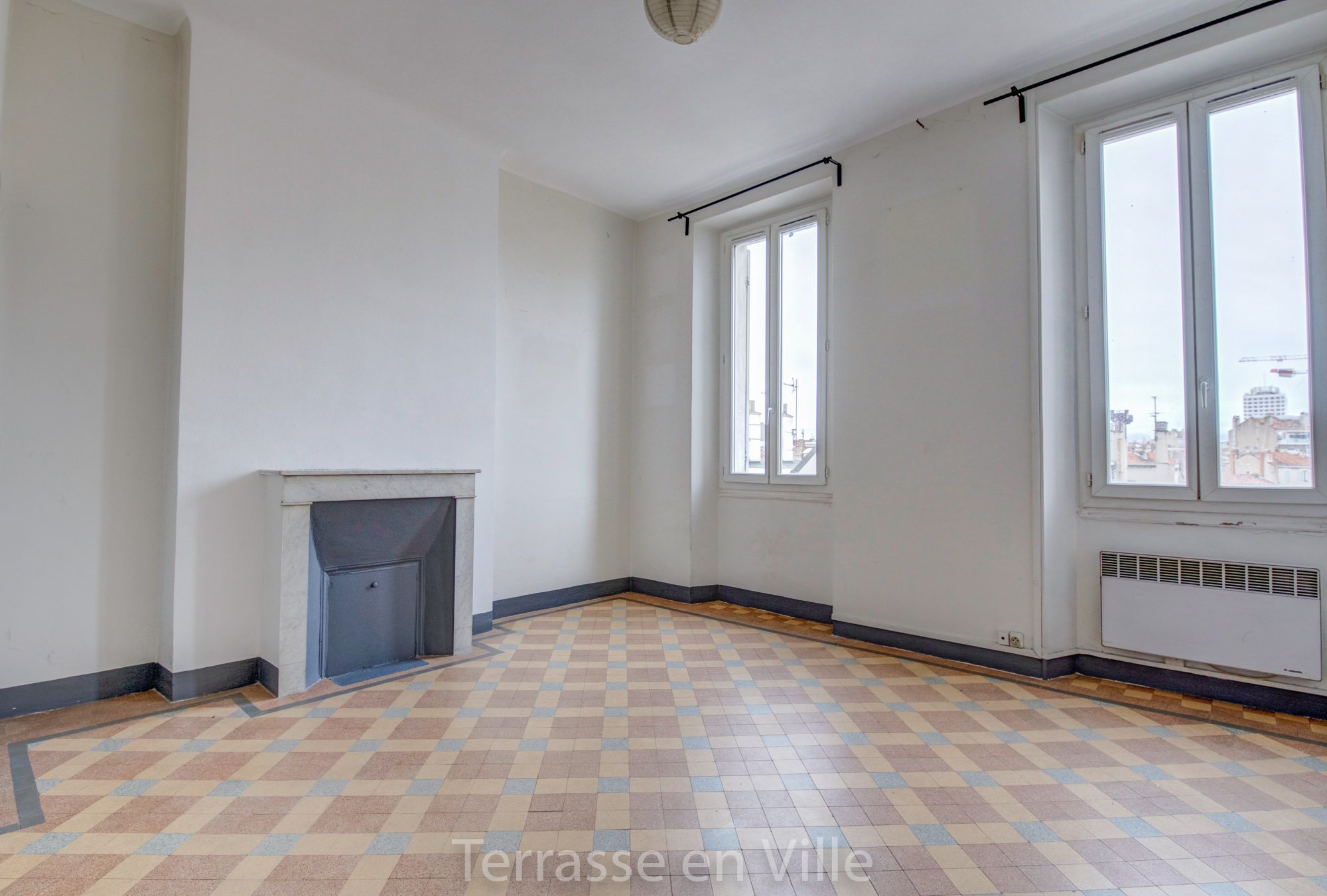 13005 - la plaine/ baille - t2 - 590 €