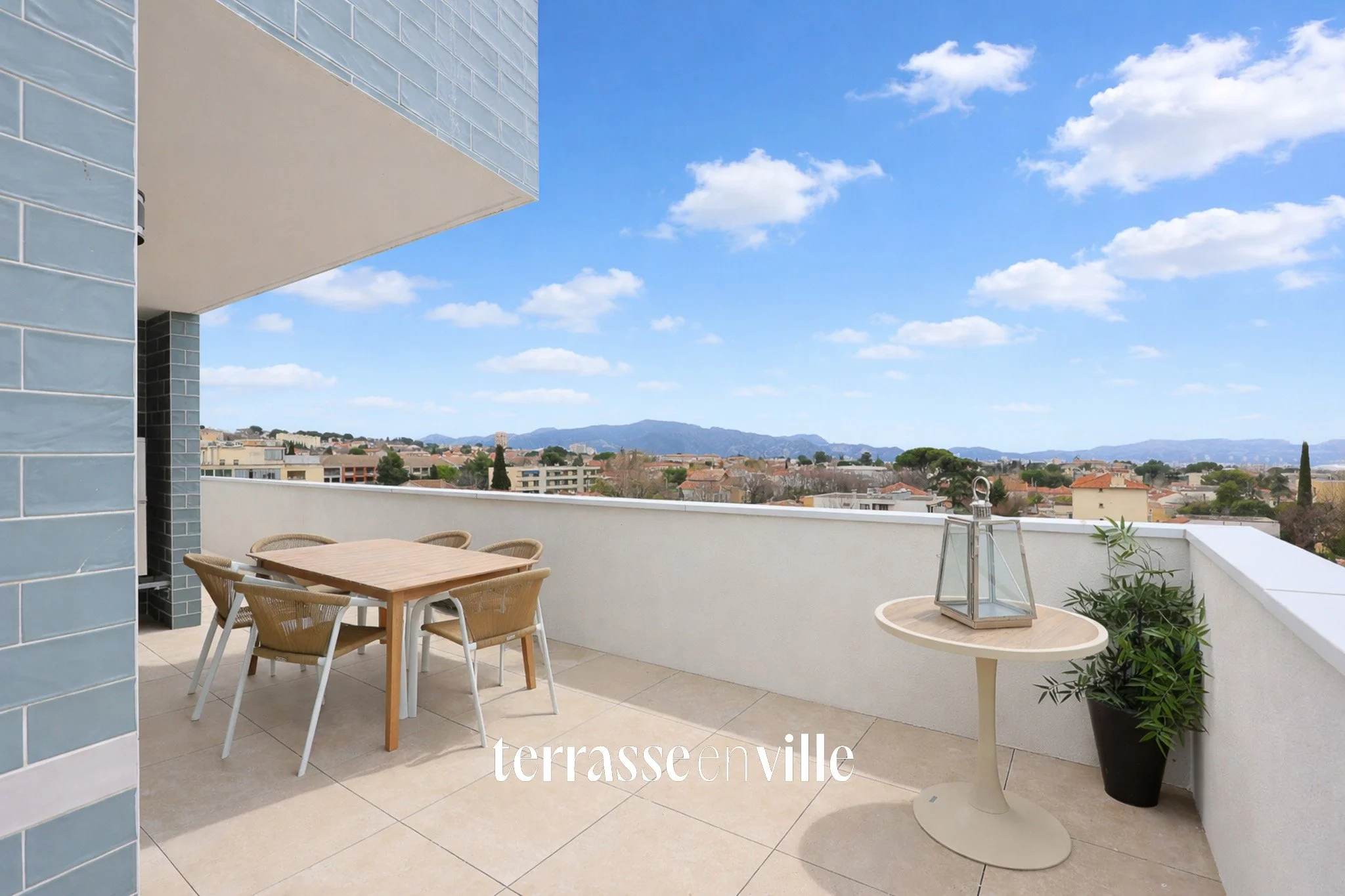 MONTOLIVET 13012 - DUPLEX T5 150M2 - DERNIER ETAGE - TERRASSES 74M2 - GARAGES EN SUS - 835 000€