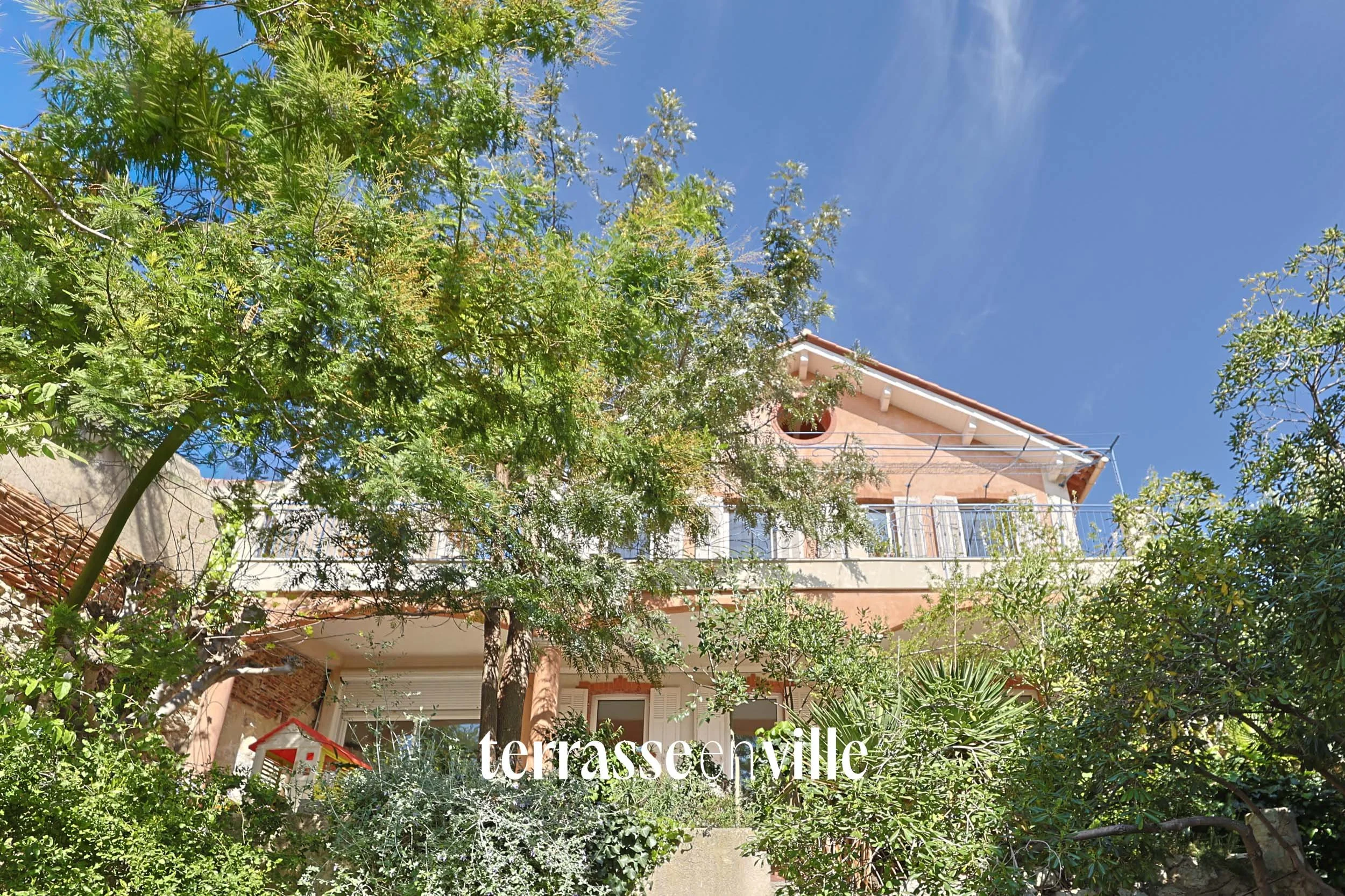 L’ESTAQUE- MAISON INDIVIDUELLE - 122M2 - JARDIN - GARAGES -  - 475 000€