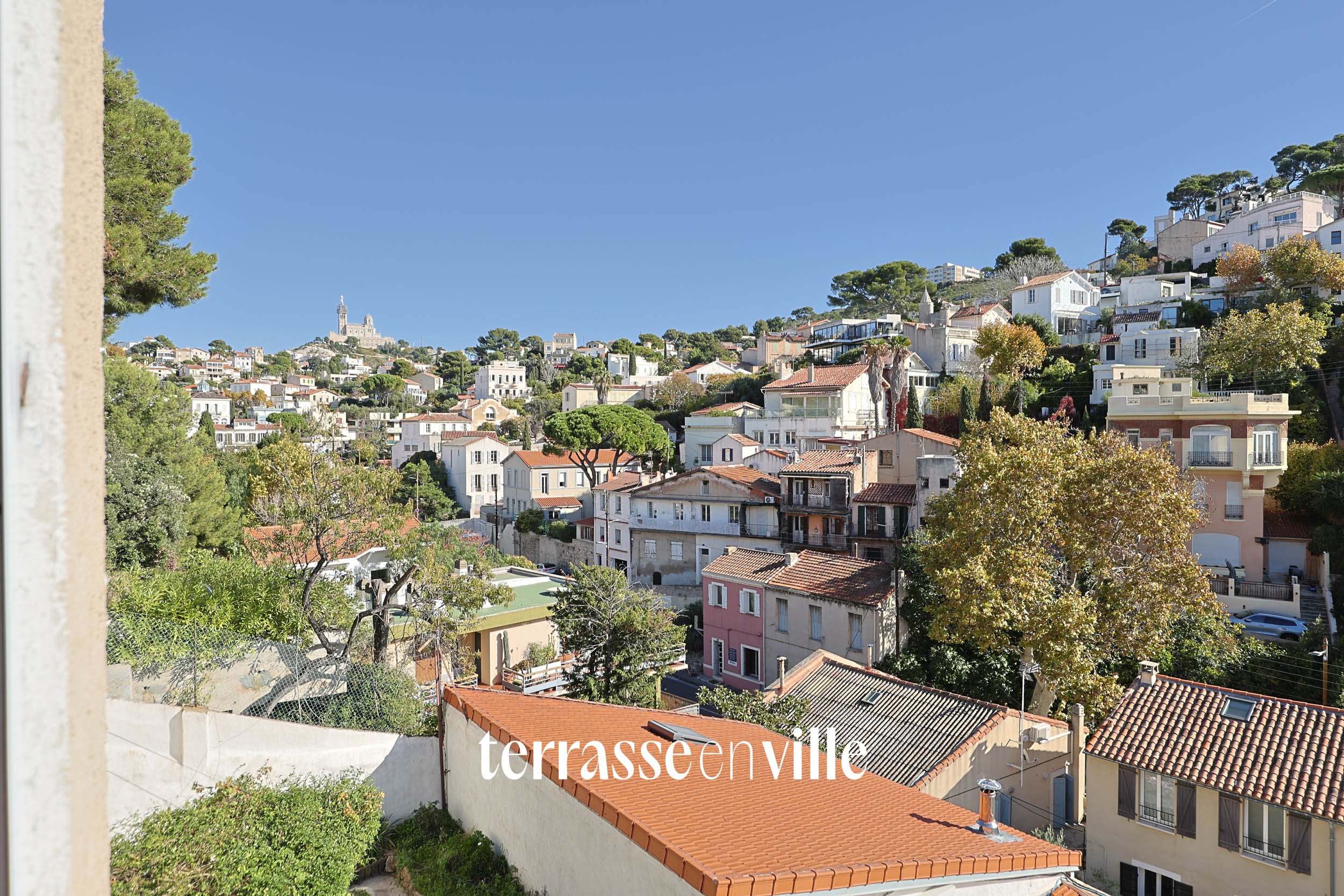 EXCLUSIVITE - CORNICHE - MAISON T4 - JARDIN - TERRASSE - 795 000 €