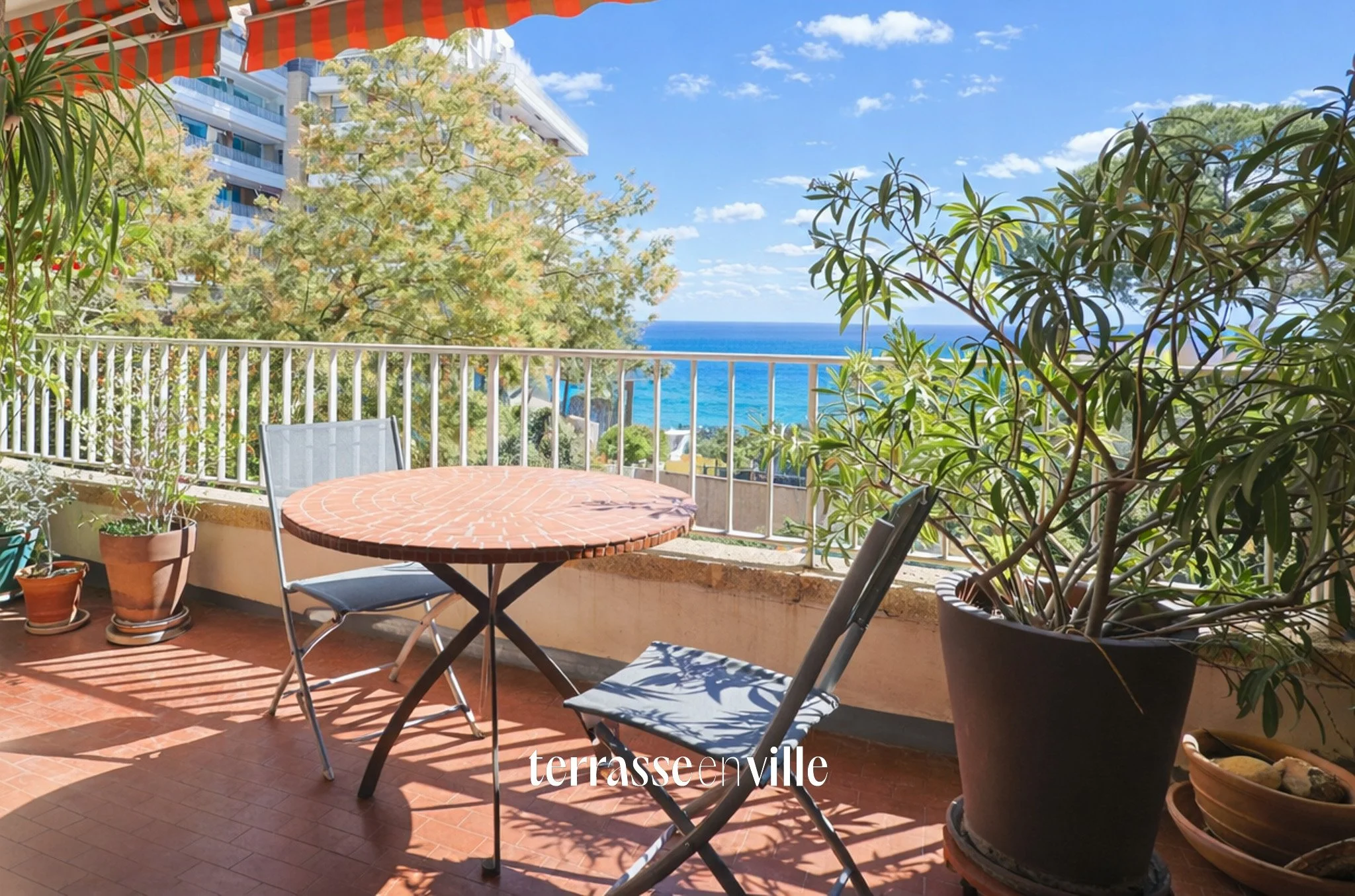 EXCLUSIVITE- LES ALPILLES - T2 - 84m2 - TERRASSE - VUE MER - 530 000€</span>