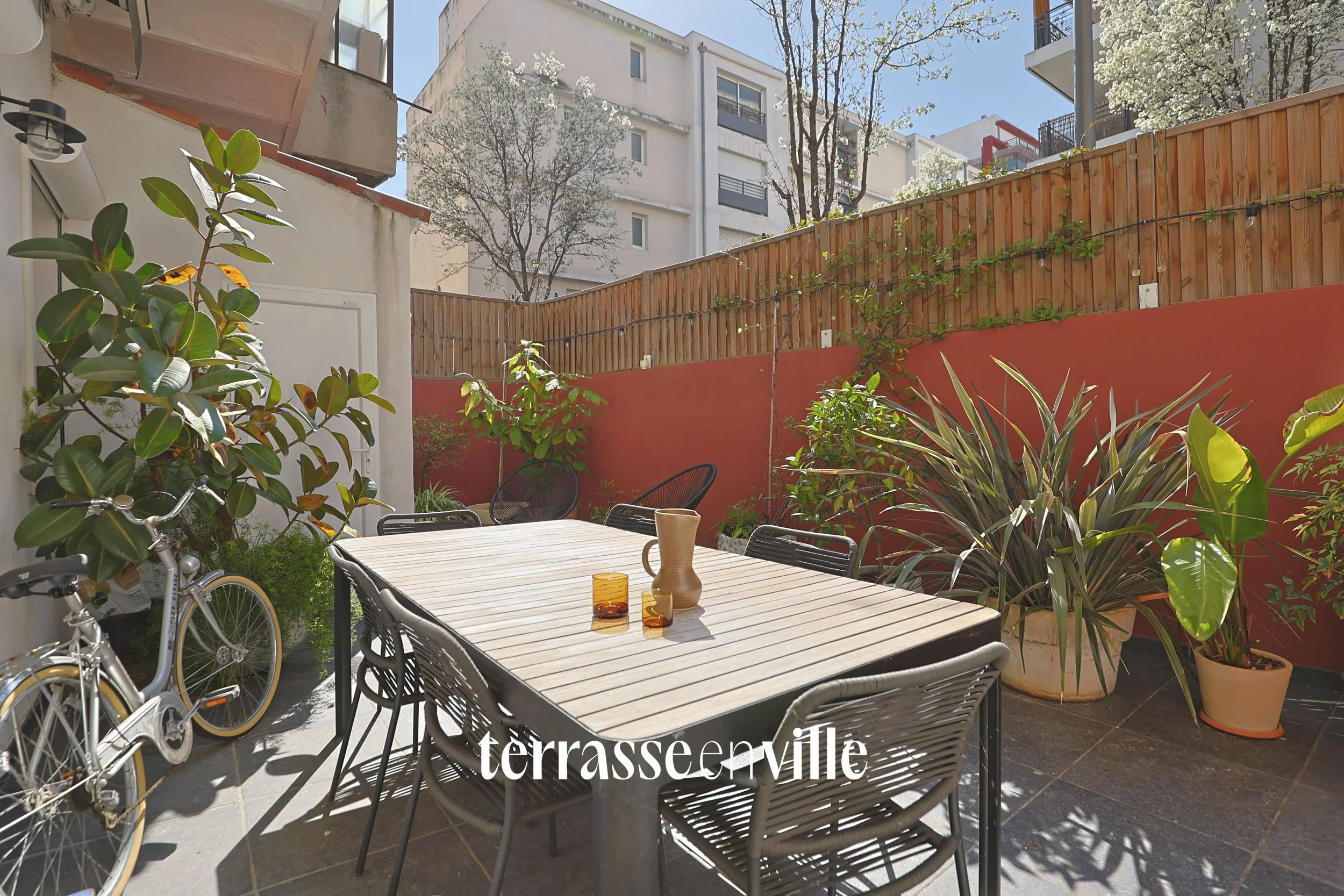 EXCLUSIVITÉ - PLACE SEBASTOPOL - T3 - TERRASSE - 269 000 EUROS