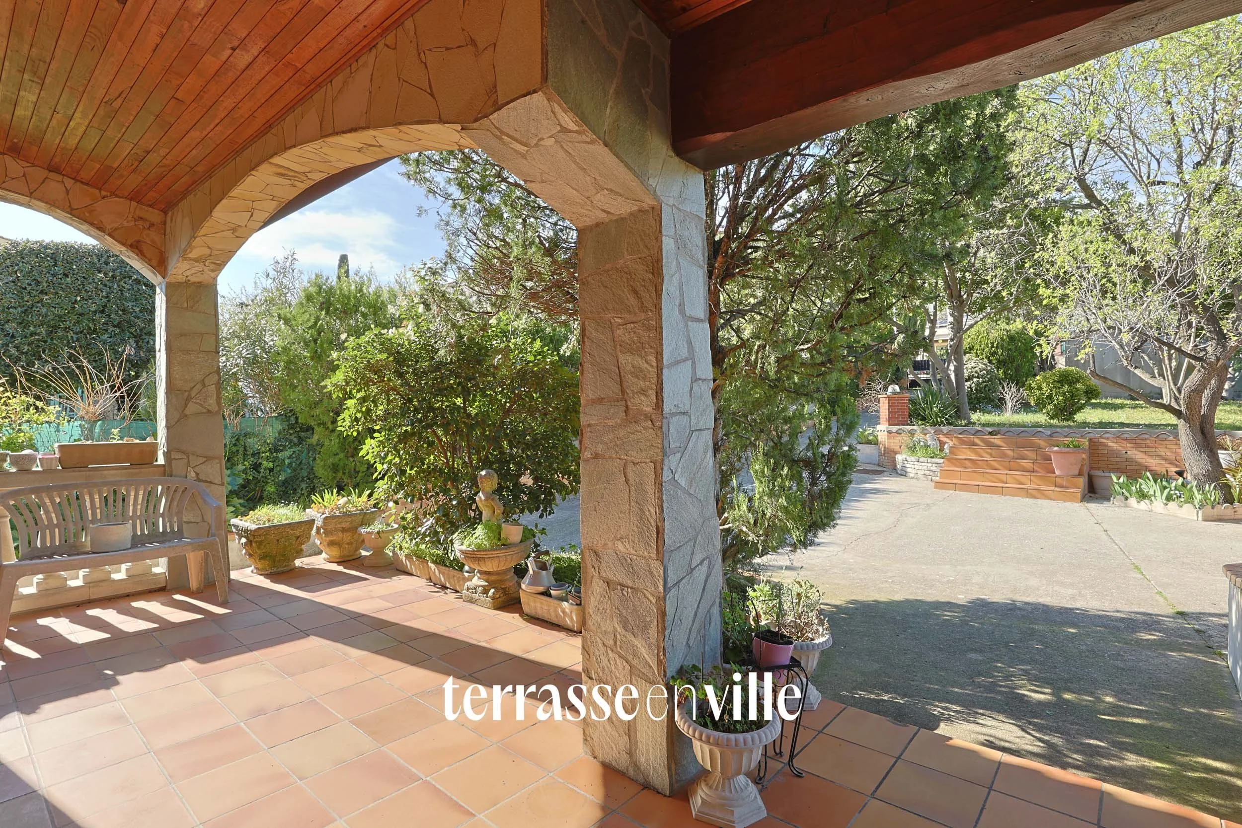 LE ROVE - MAISON 218m2 - TERRASSES - JARDIN - 735 000€