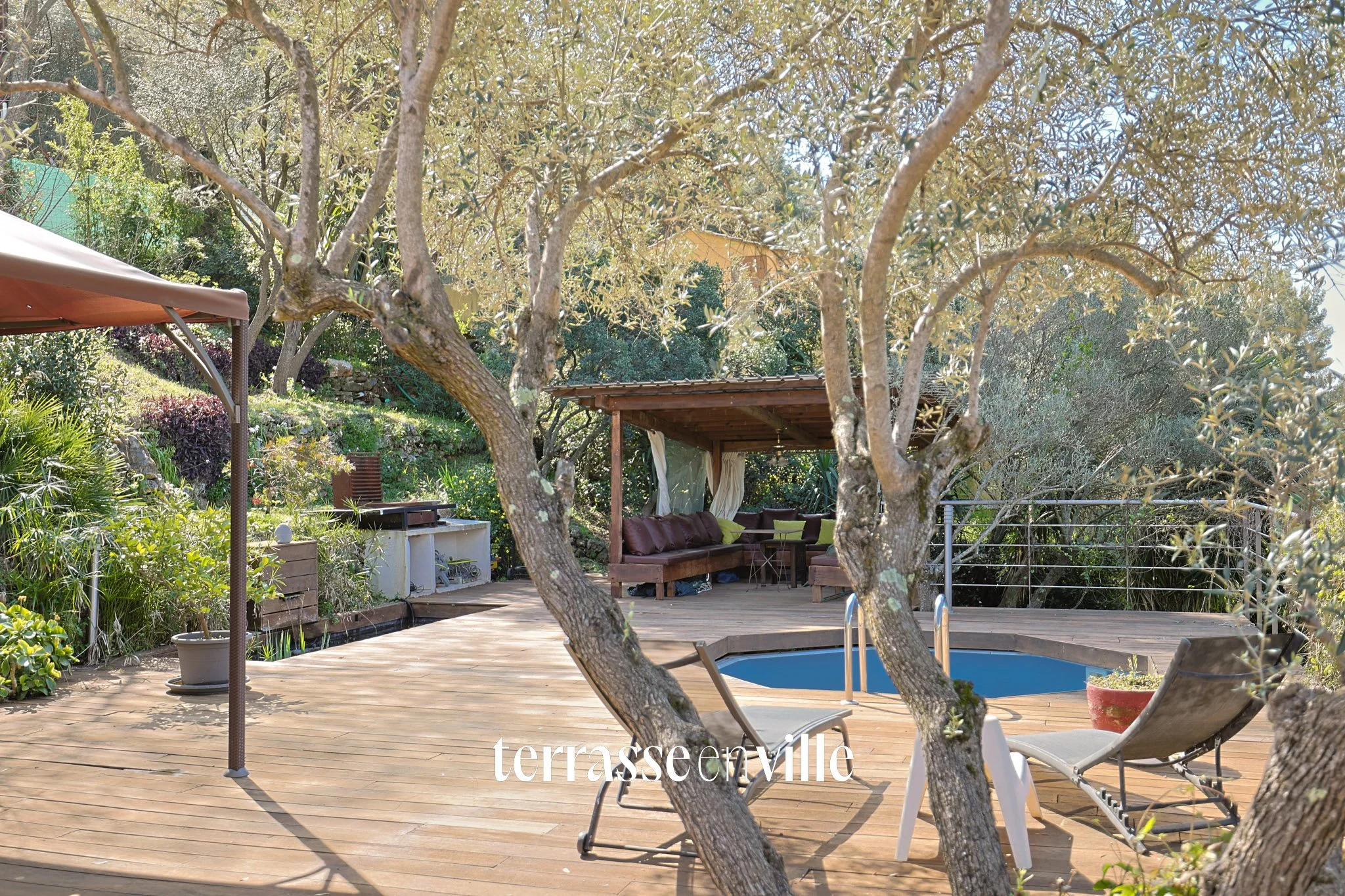 TOULON - LES MOULINS - MAISON 230M2 - PARCELLE 2000M2 - GARAGE - 745 000€