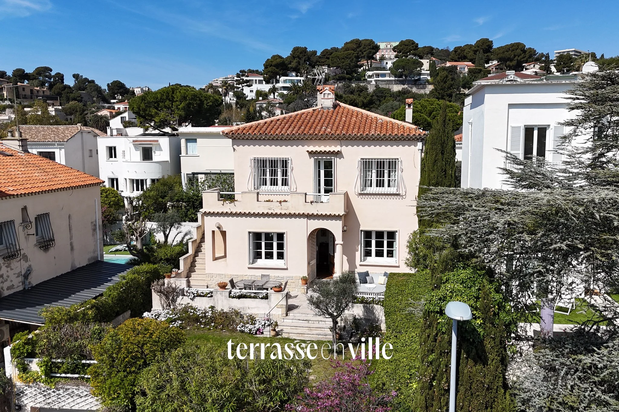 SOUS OFFRE-  Exclusivité - Roucas Plage - Maison - Piscine - Garage - 1 595 000 €