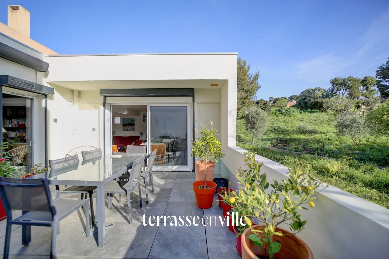 LA CIOTAT - MAISON INDIVIDUELLE - T5 - 139M2 - PARKING - TERRASSE 26 M2 - CALANQUES À PIEDS