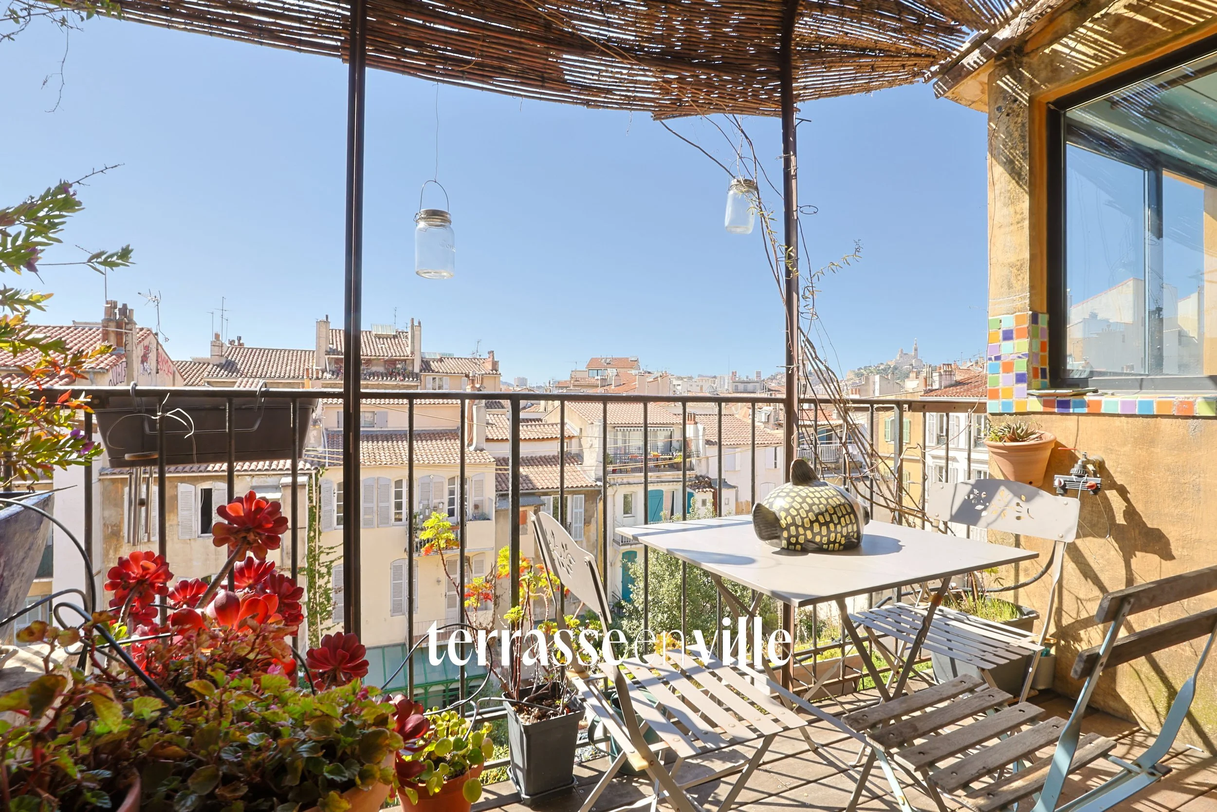 SOUS-PROMESSE - EXCLUSIVITE - NOTRE-DAME-DU-MONT - T3 - DERNIER ETAGE - TERRASSE - VUE - 390 000€