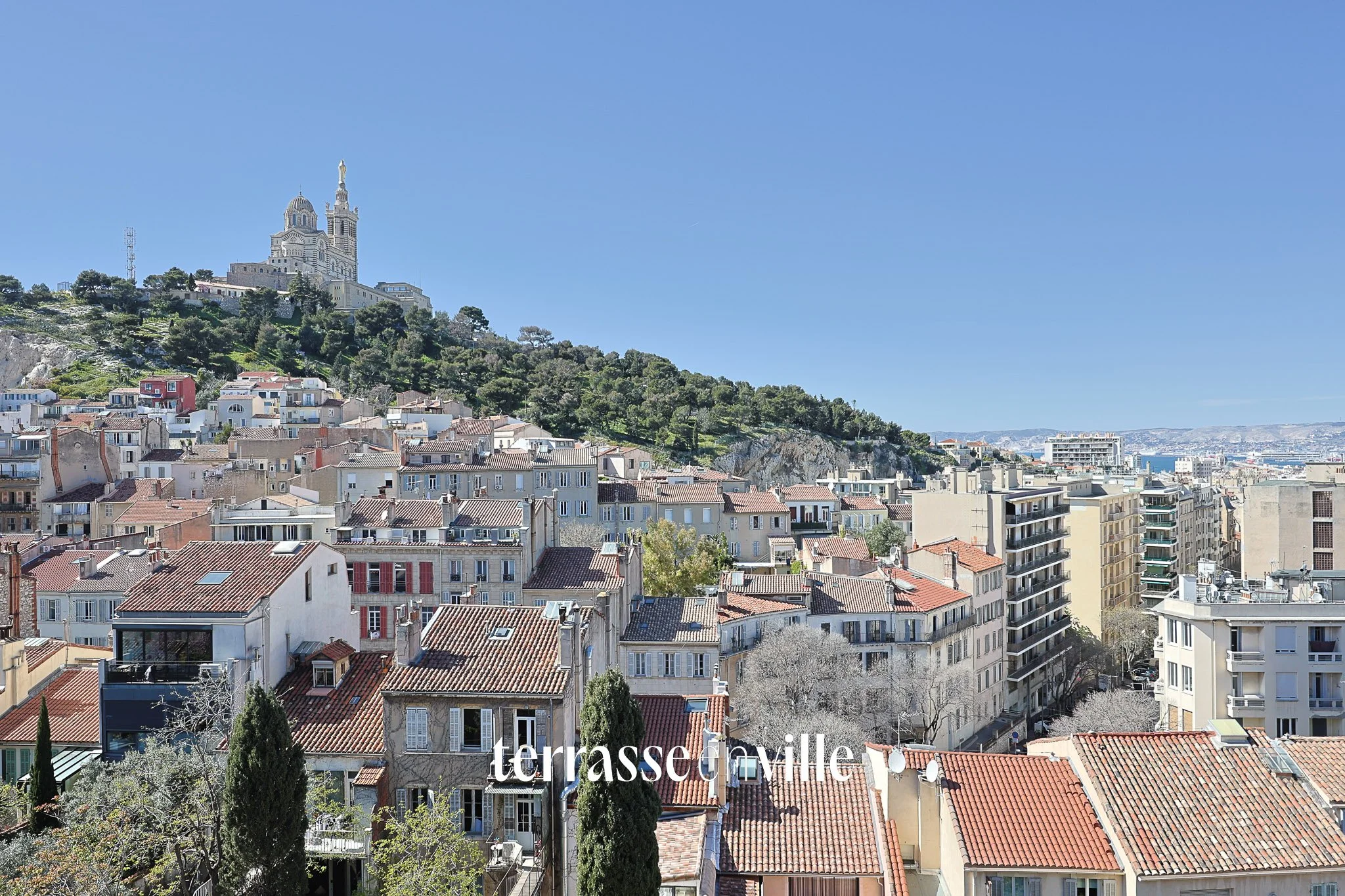 EXCLUSIVITE - VAUBAN - T4 - TERRASSE - VUE NOTRE DAME DE LA GARDE - BOX - 675 000 €
