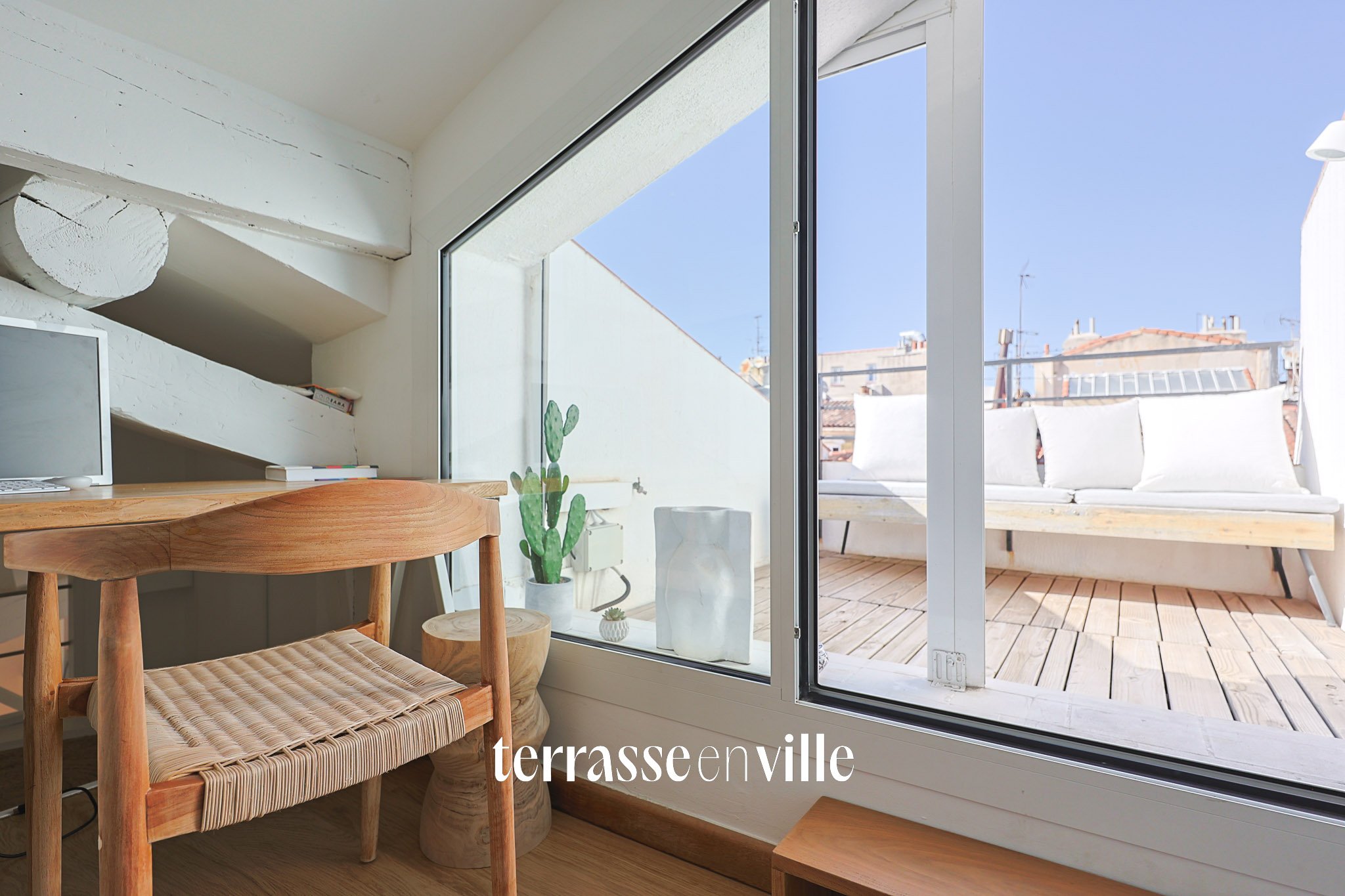 VIEUX PORT - LOFT - TROPEZIENNE - VUE - 450 000 €
