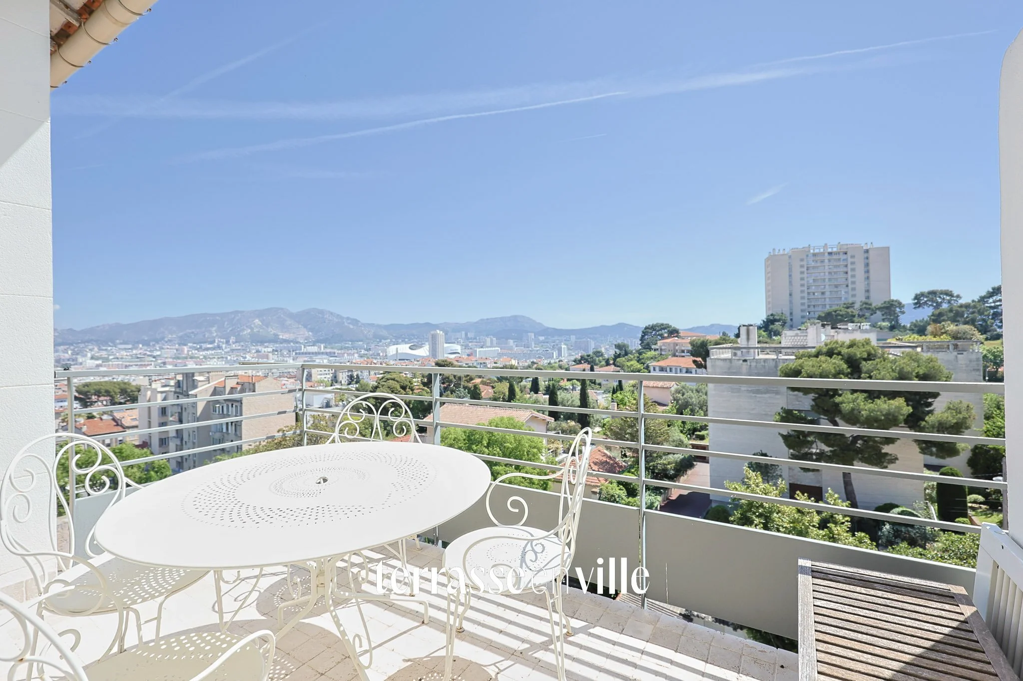 PERIER - T1 - TERRASSE - VUE - 190 000 €