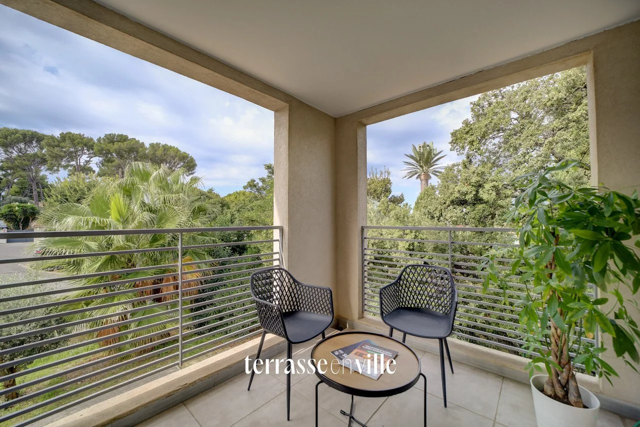 SANARY-SUR-MER - DUPLEX RECENT T4 - 127 M2 - TERRASSES - DERNIER ETAGE - PARKINGS - 670 000 €