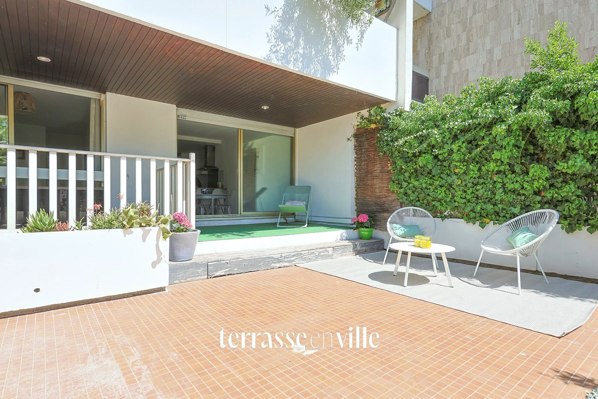 EXCLUSIVITÉ - ST GINIEZ 13008 - APPARTEMENT/ LOCAL PROFESSIONNEL 91M2 - TERRASSE - GARAGE - 380 000€