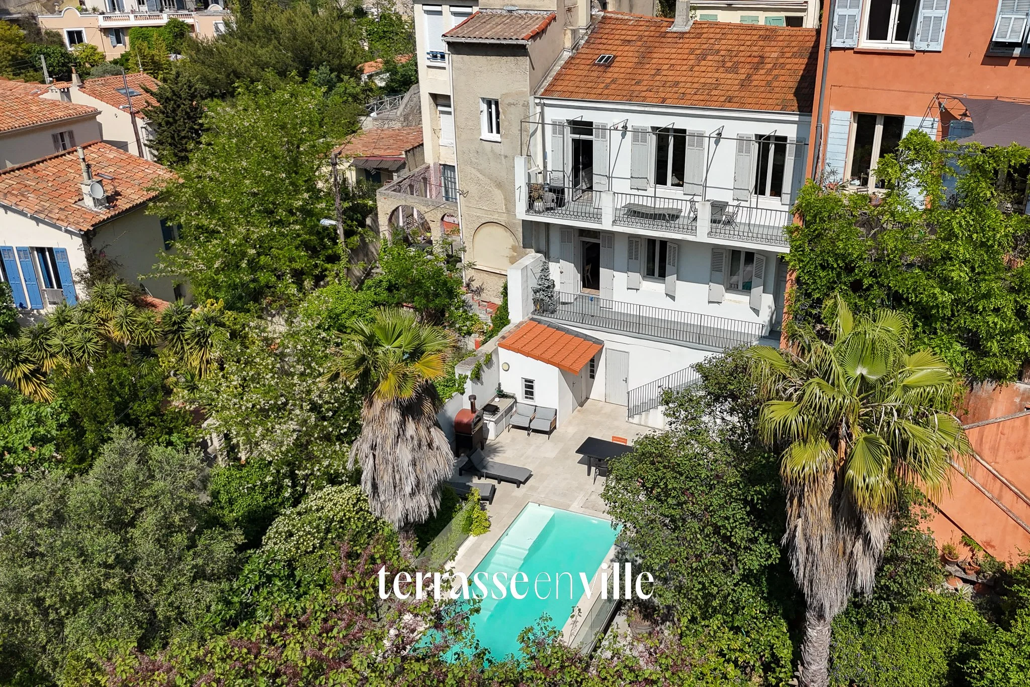 ROUCAS-BLANC – MAISON – TERRASSE – JARDIN – PISCINE – 1 200 000 €