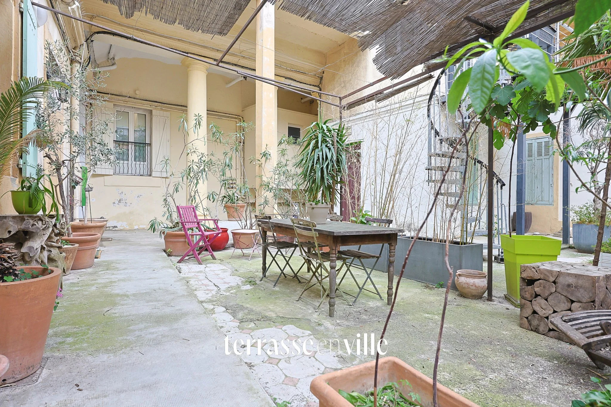 EXCLUSIVITE - ROUCAS BLANC - T2/3 - TERRASSE - 170 000€