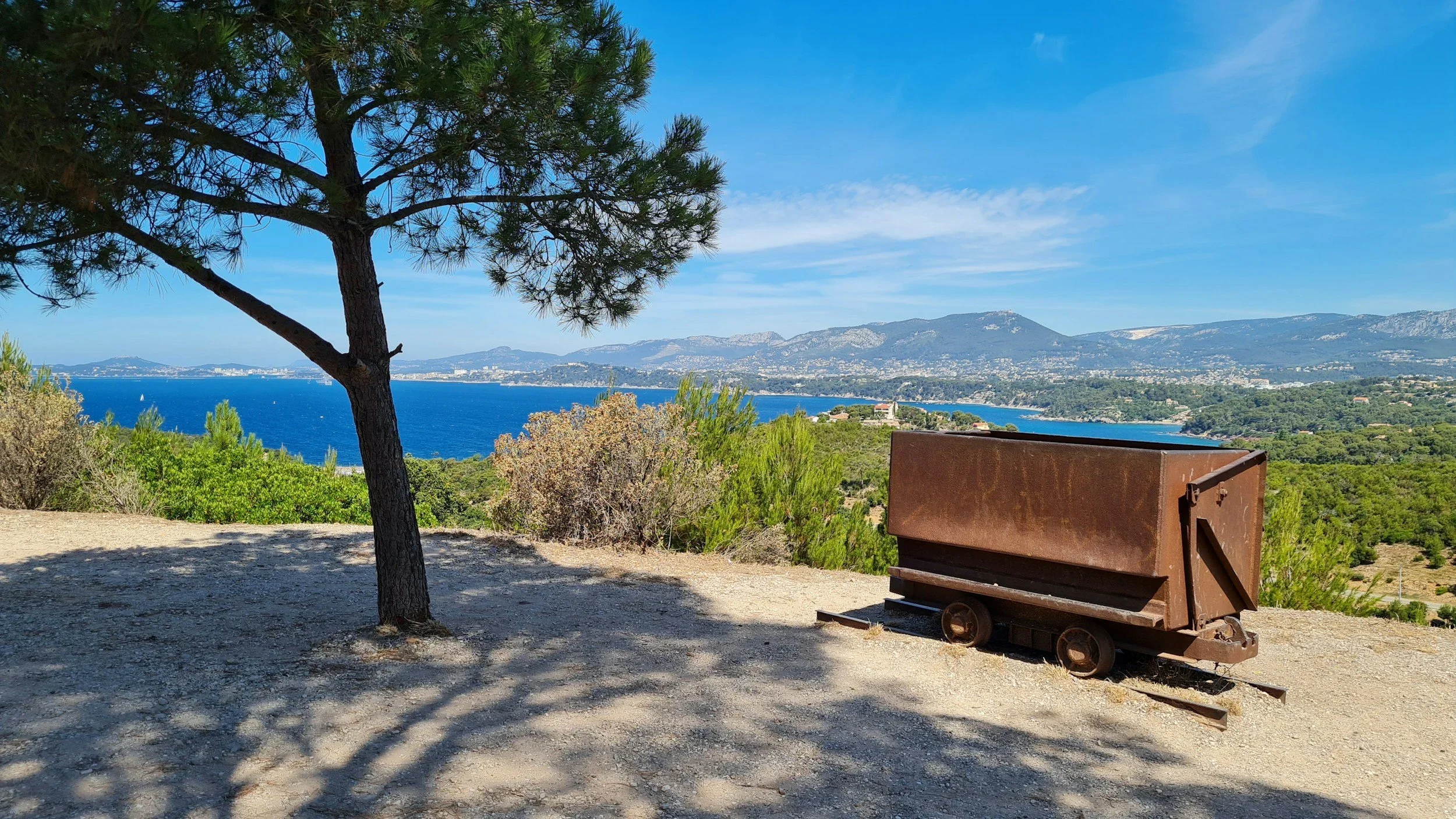 Prix immobilier Toulon 83200 : appartements, maisons et prix par quartier en 2026