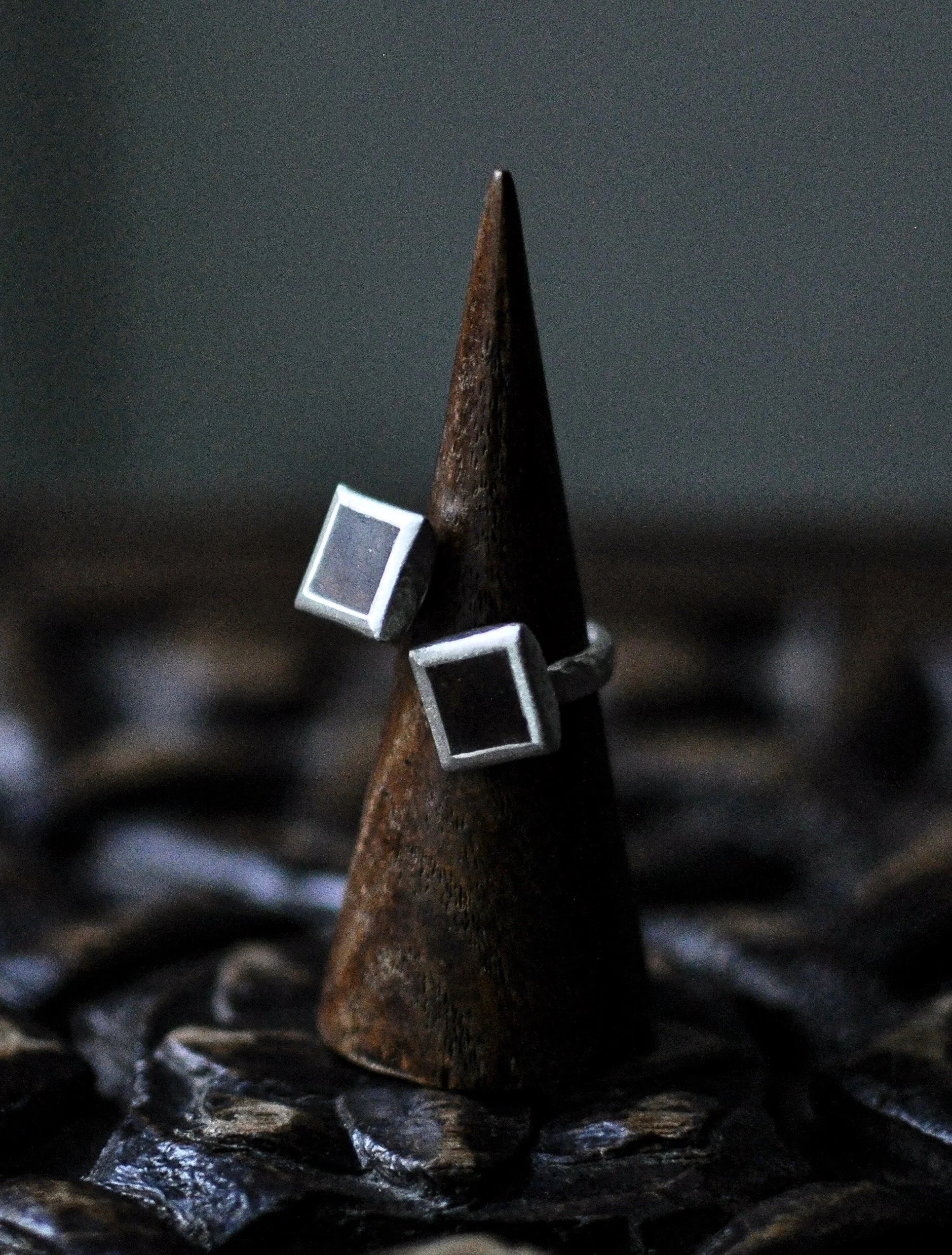 ＊＊スタイルemosiwn black enamel square open ring dsc_2437.jpg