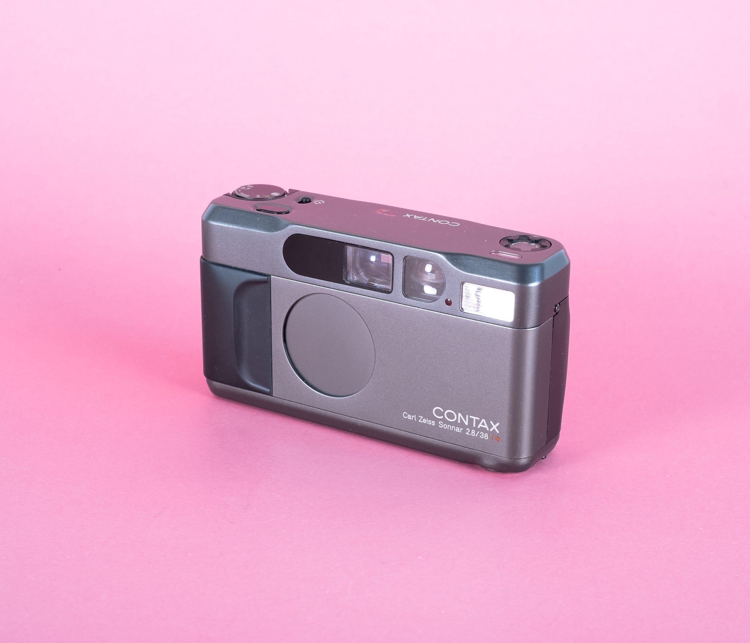 Contax T2 Titanium Black - 2/2 — Illumithek Contax T2 Titanium Black - 2/2 — Illumithek
