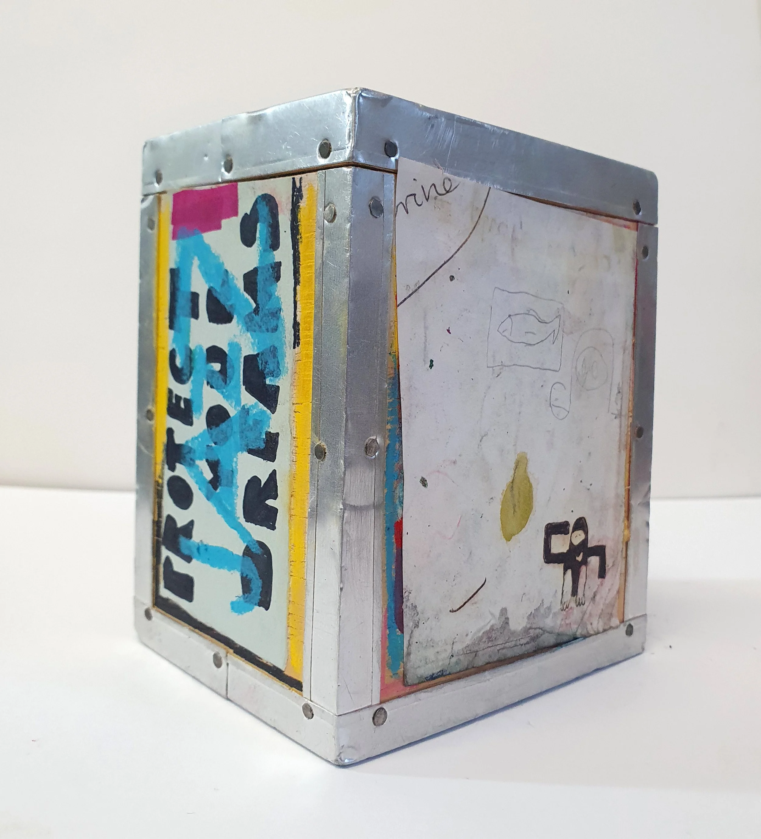 SERIES: DRAGONS "BEAUTIFUL ART OBJECTS" TEA BOX_ side