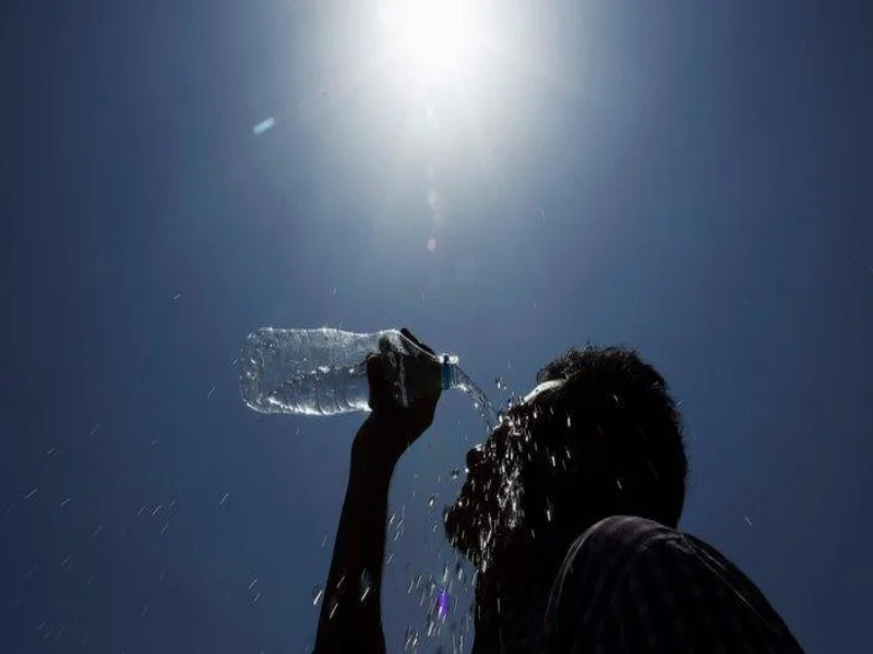 IRELAND SEES ITS HOTTEST DAY SINCE 2006 