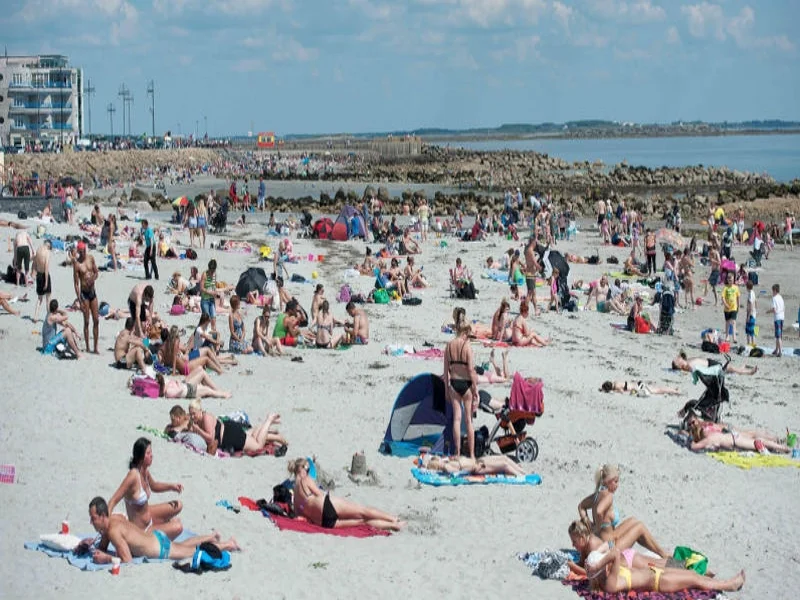 IRELAND SEES ITS HOTTEST JUNE TEMPERATURE SINCE 1976 RECORDED TODAY AT 32°C