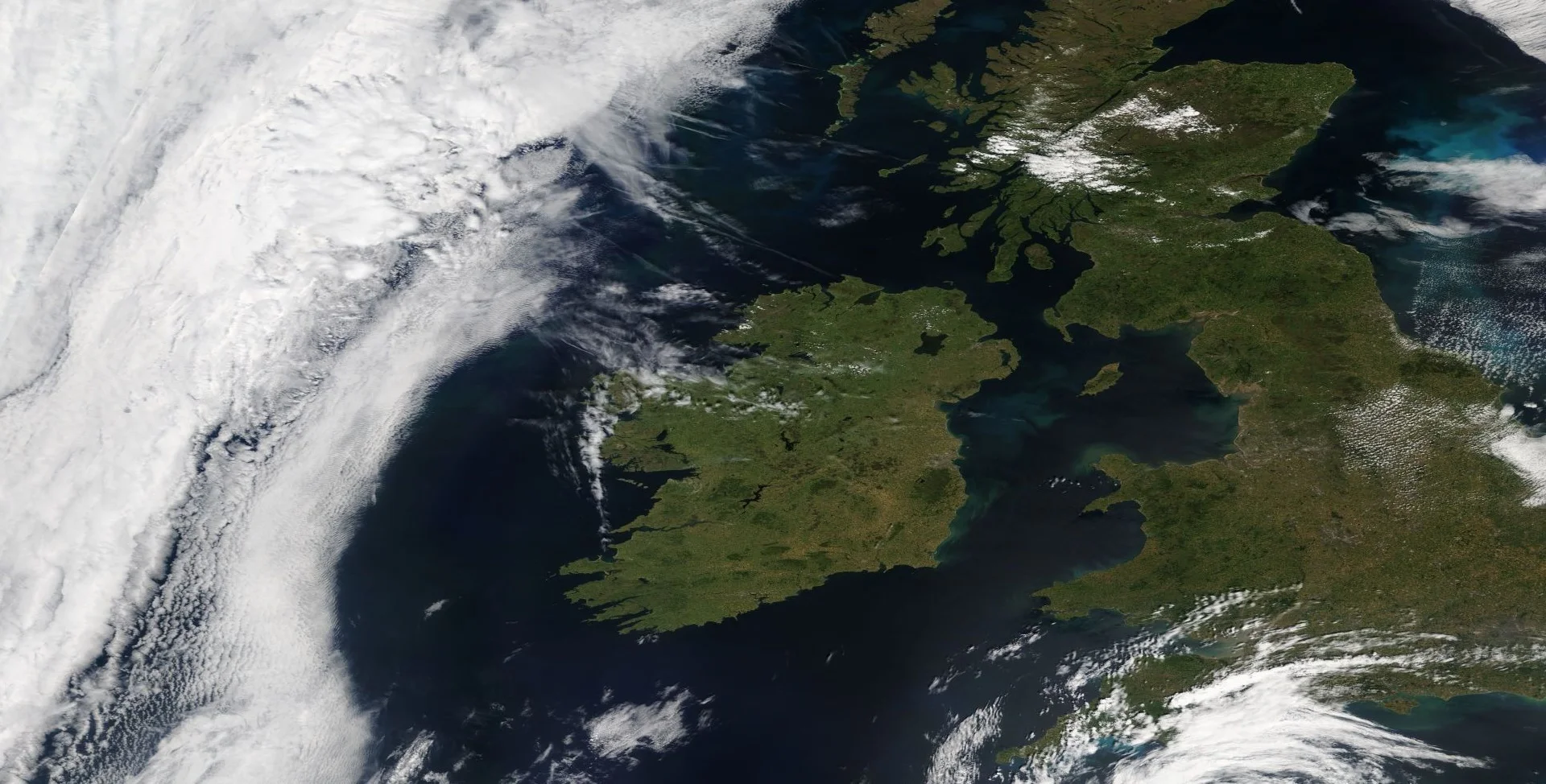 Modis Satellite on the 3th of July 2018 showing brown parts in the east and south