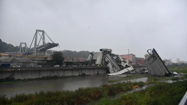 BRIDGE COLLAPSE 2.jpg