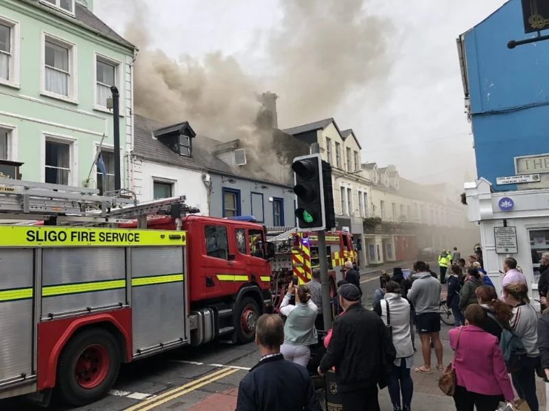 SIGNIFICANT FIRE BREAKS OUT ON O CONNELL STREET IN SLIGO TOWN - ROAD CLOSURE  