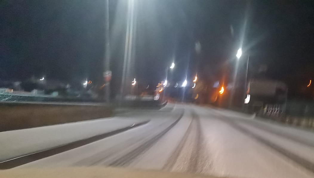 ROADS ALERT - Snowfall in many parts of Donegal with very icy conditions reported throughout the county 