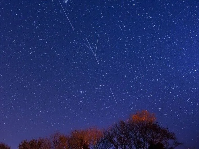 Starlink satellites to pass 2 times over Ireland &amp; the UK tonight 