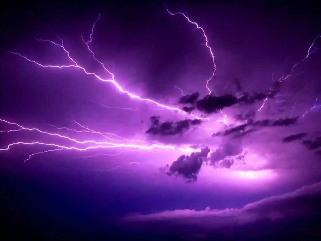 The risk of thunderstorms on Thursday in parts of Ireland with highs of 20C