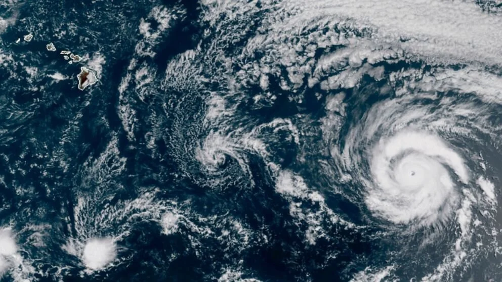 Hurricane Douglas set to hit Hawaii this weekend the first Hurricane of the Coronavirus pandemic
