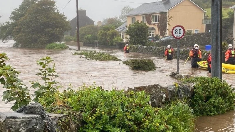 BREAKING NEWS - Homes evacuated in Clifden in Co Galway following flooding