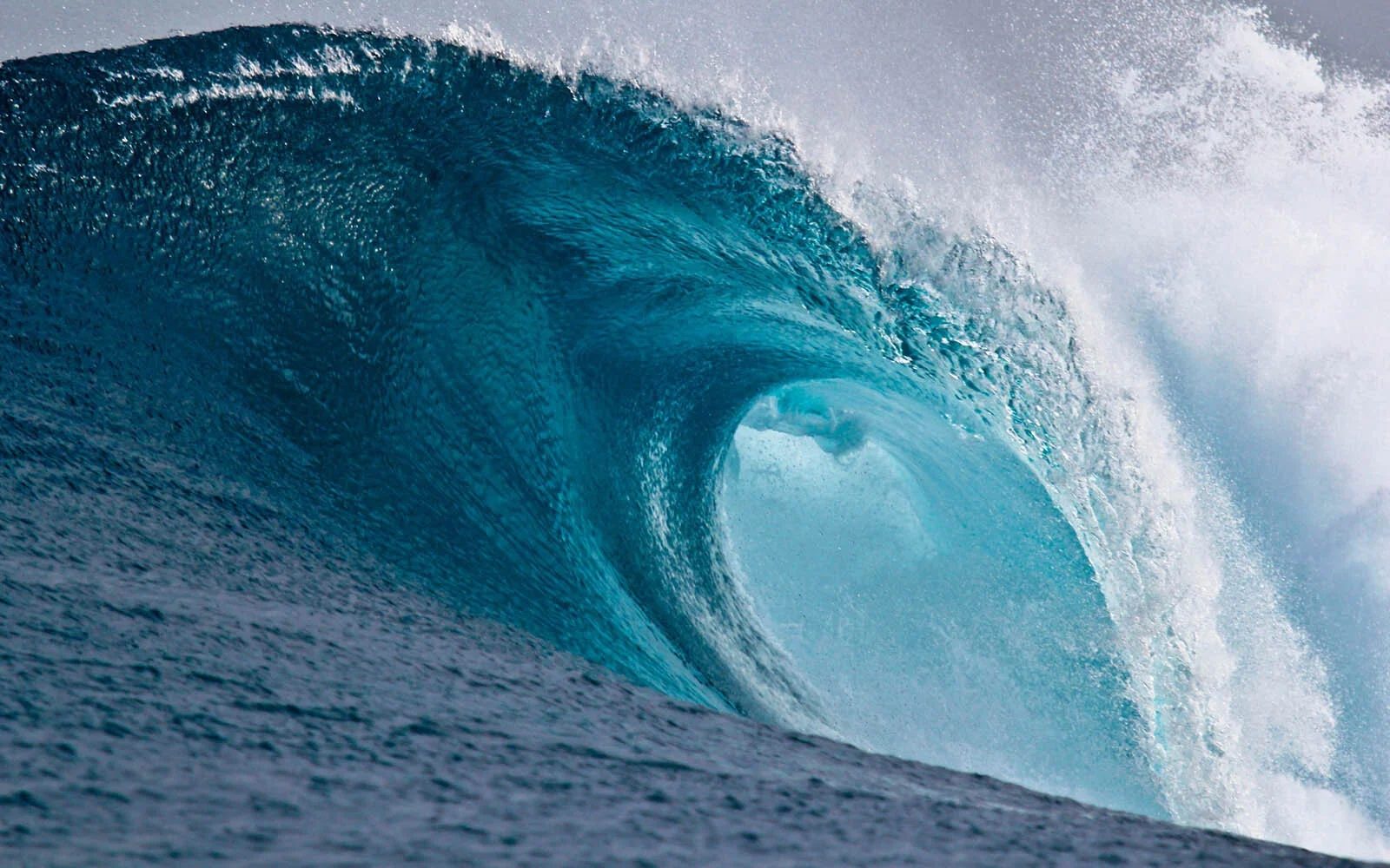 Record breaking 98ft wave recorded of the west coast of Ireland this morning