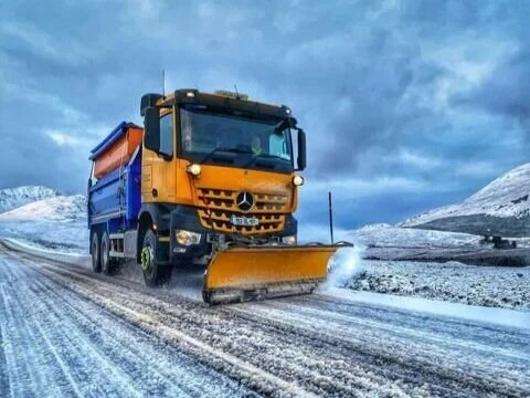 Further falls of heavy snow tonight and Thursday across Ulster and north Connacht with with icy roads 