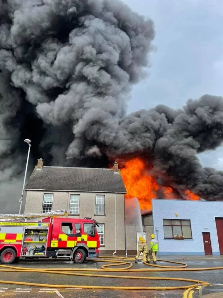 Breaking News - Lightning Strike hits business in Strabane ,Tyrone sparking a major Fire