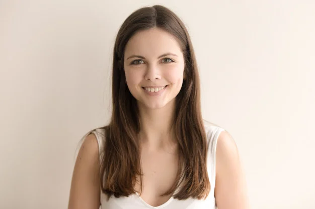 emotive-headshot-portrait-cheerful-young-woman_1163-5176.jpg