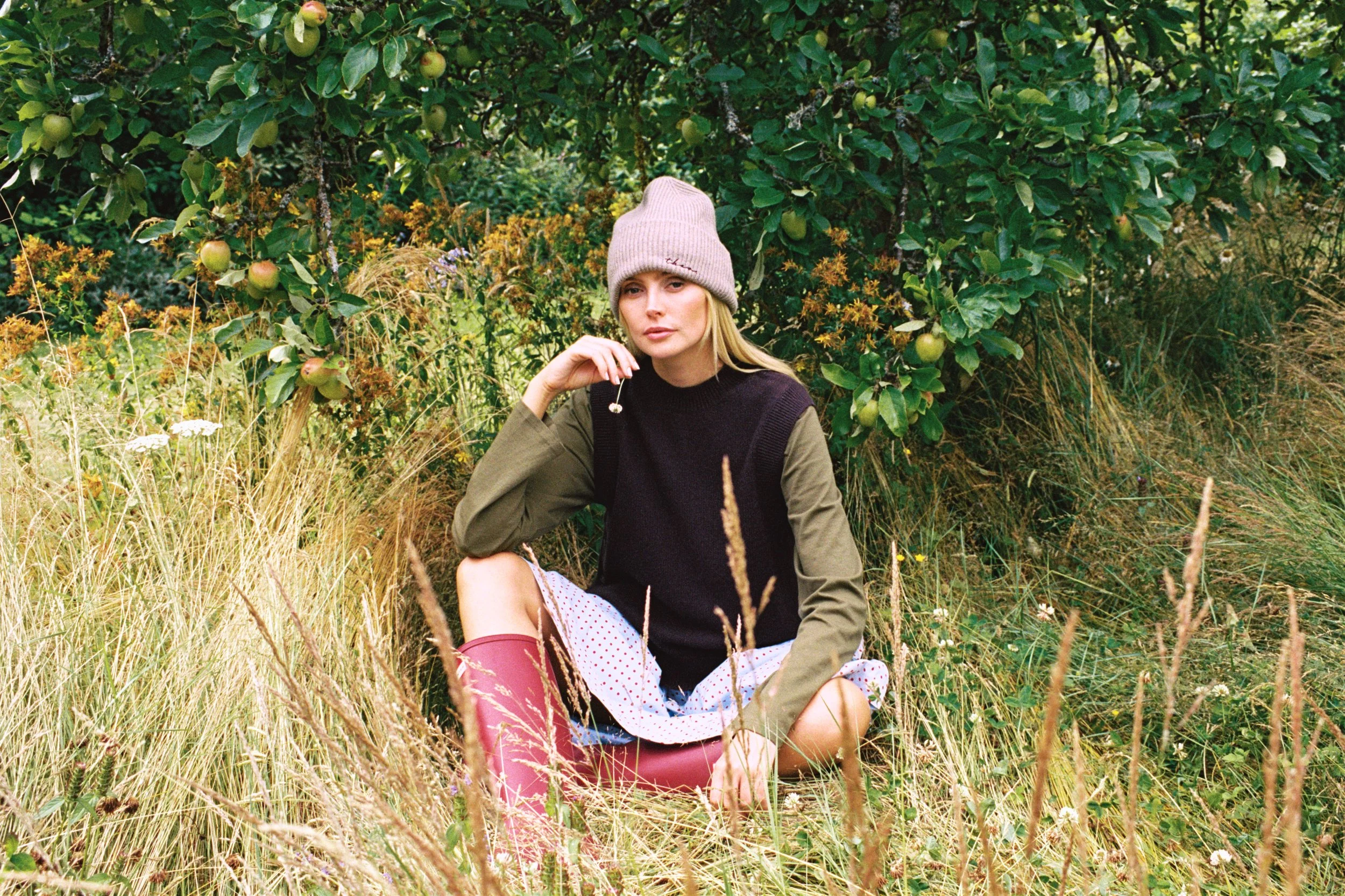 VEAPLBRC_ Plain Brown Buttoned Vest.jpg