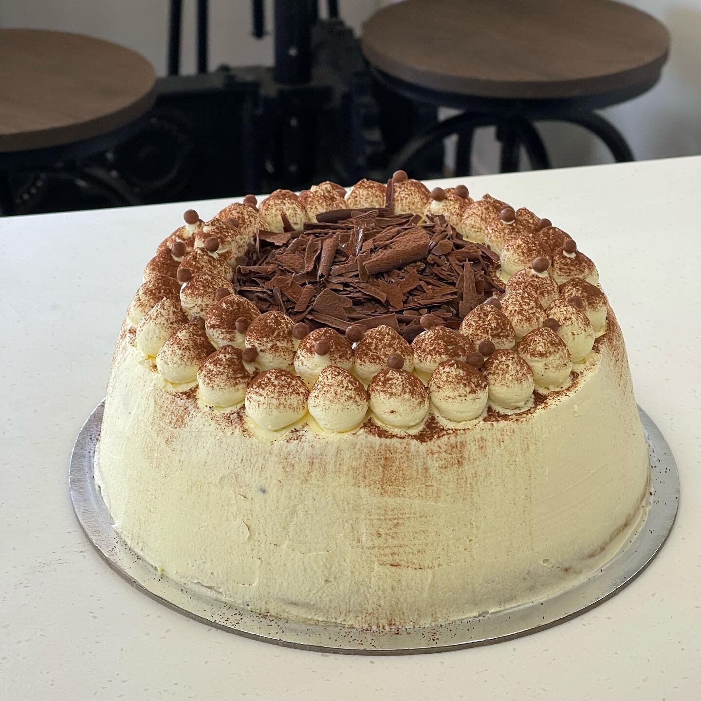 TIRAMISU CREPE CAKE - swipe to see the slice 😋

#perthcakes #perthyums #perthfashion #perthcoffee #perthgifts #perthgiftshop #perthmums #perthsmallbusiness #perthtreats #westleederville #perthfoodies