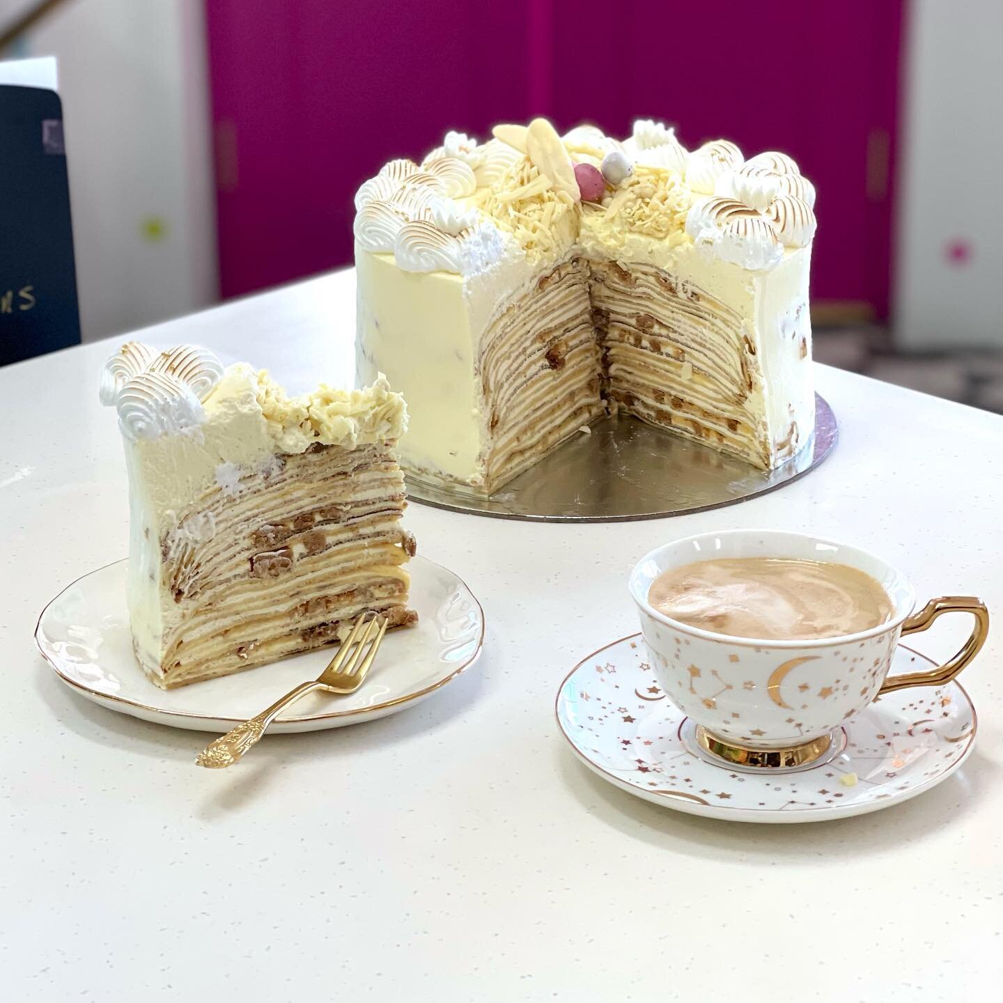 🍋🐣COMPETITION! WIN a limited edition EASTER LEMON MERINGUE PIE CREPE CAKE from @ilumafinefoods and a twin pack of our Easter Bunny Salted Caramel &amp; Milk Chocolate Petits Gateaux and an Couverture Easter Egg containing a special message from the
