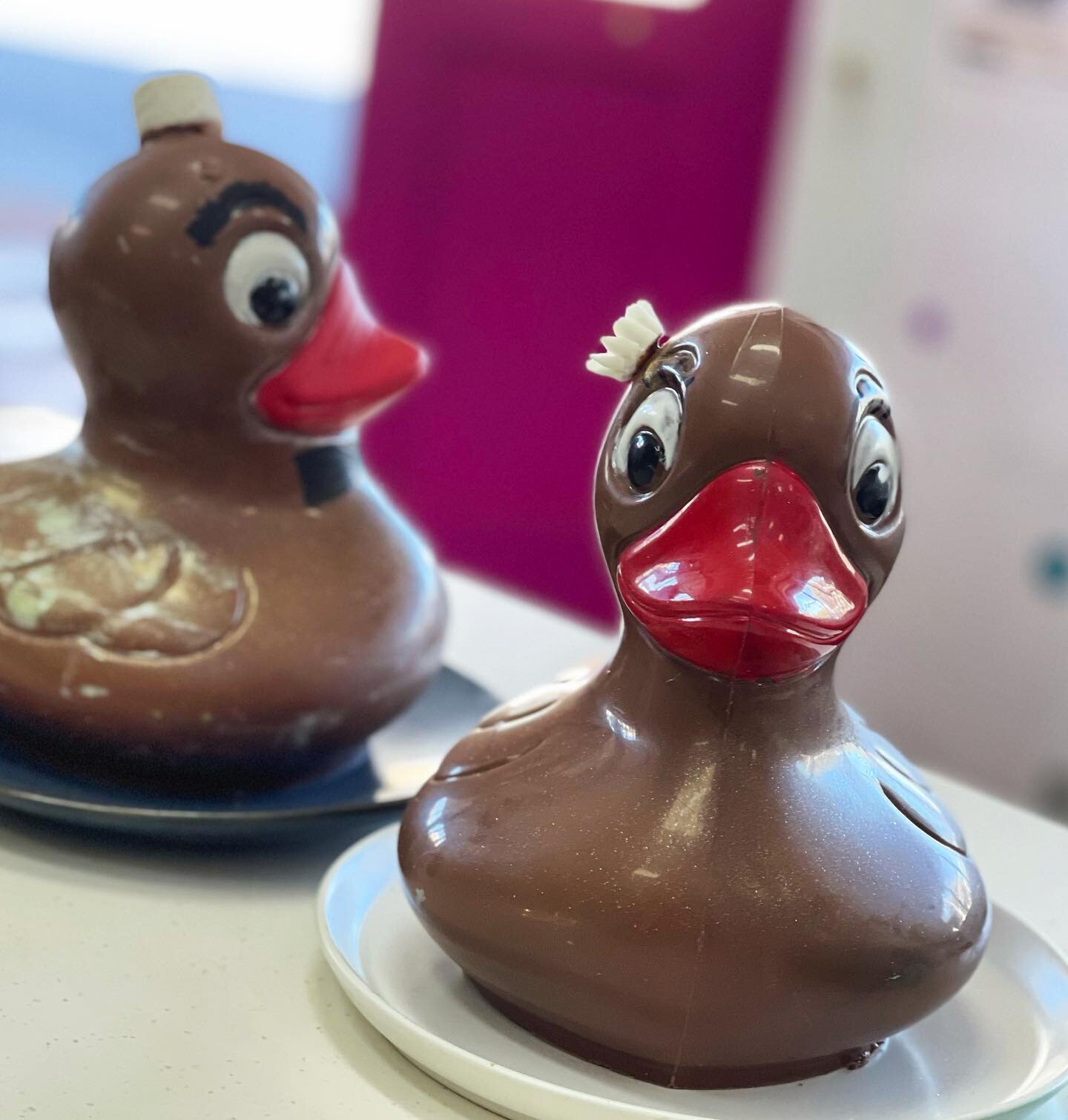 HAPPY EASTER 🐣🐰 we hope you have a wonderful time making joyful memories with your loved ones. 

💫What&rsquo;s on at iluma this week💫

💎We have 2 spots available for our beginner&rsquo;s mirror glaze class on Thurs 21st PM . Please join us if yo