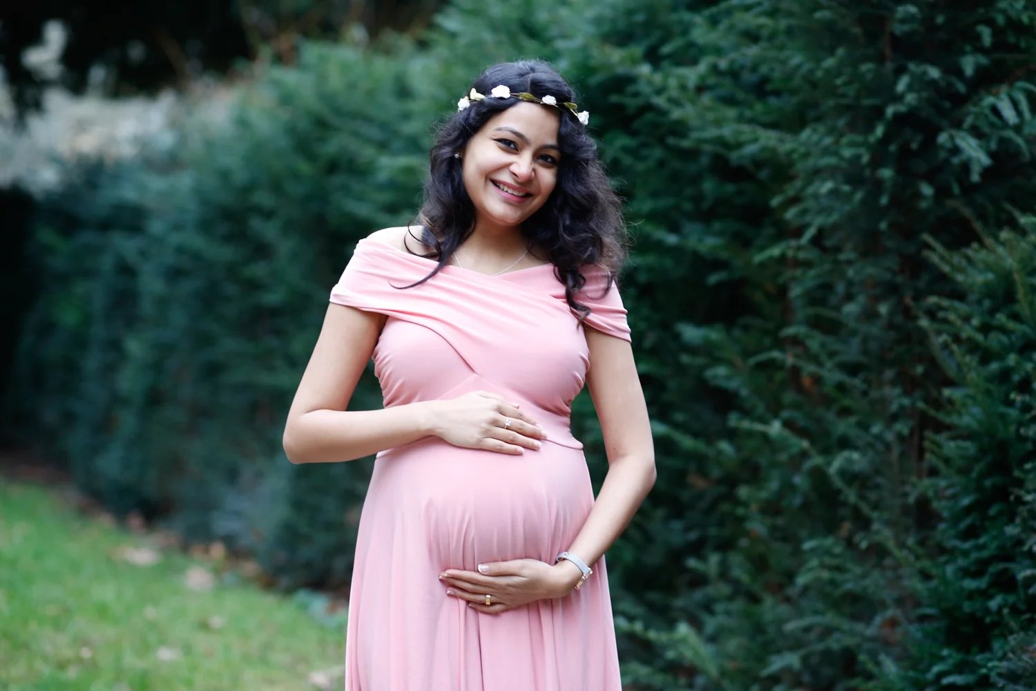 PREGNANCY PHOTOGRAPHYIN BERKSHIRE 17.jpg