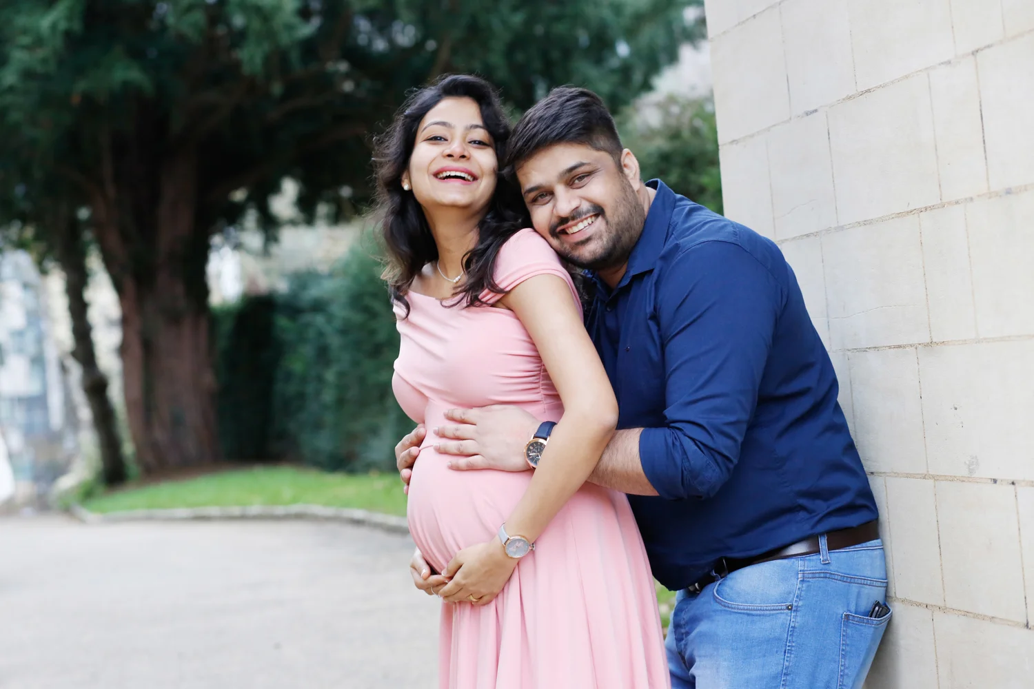 Pregnancy Photography in Berkshire | Sharanya and Pranesh